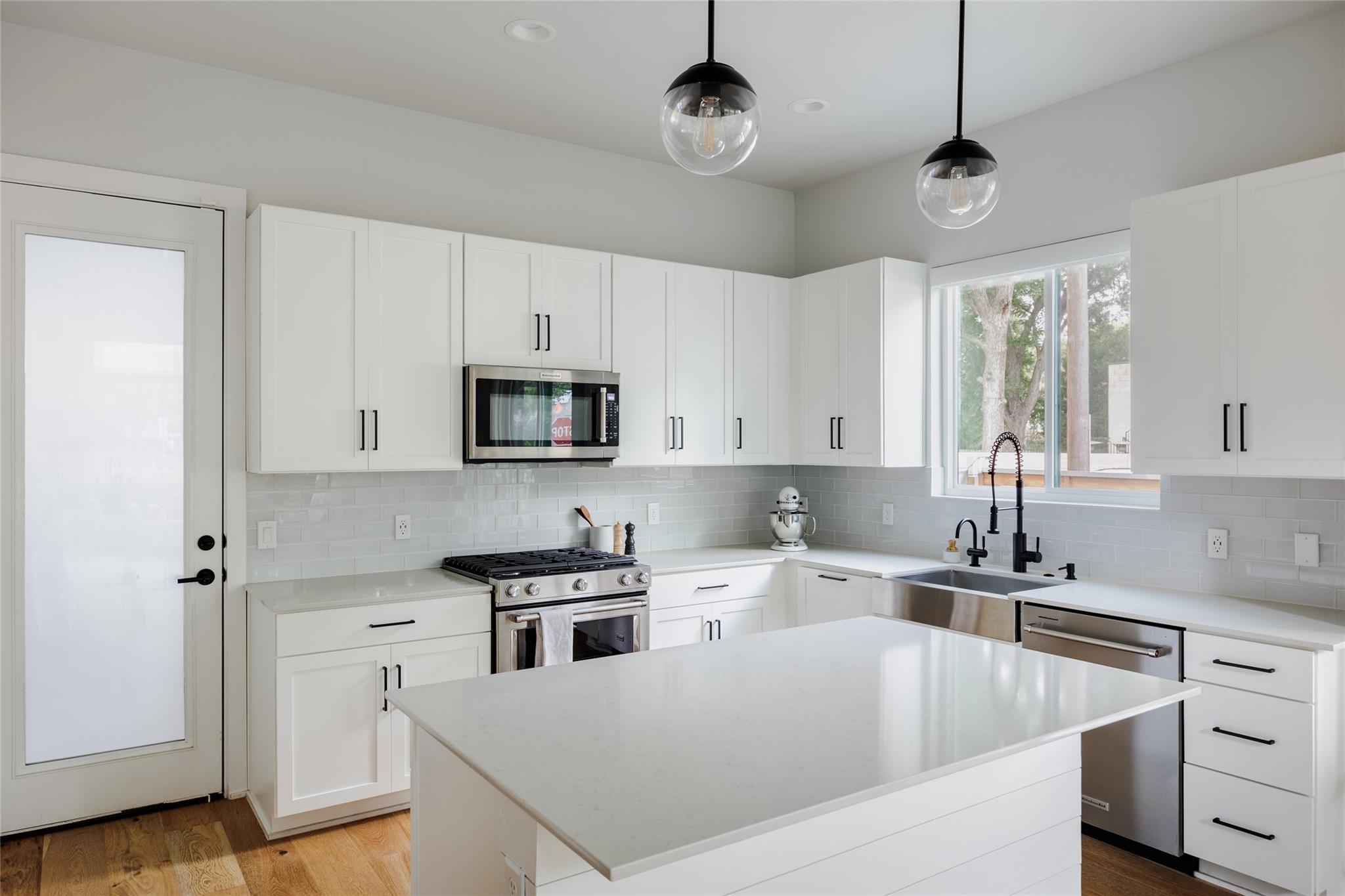 1401 Holly St # A, Austin, TX 78702