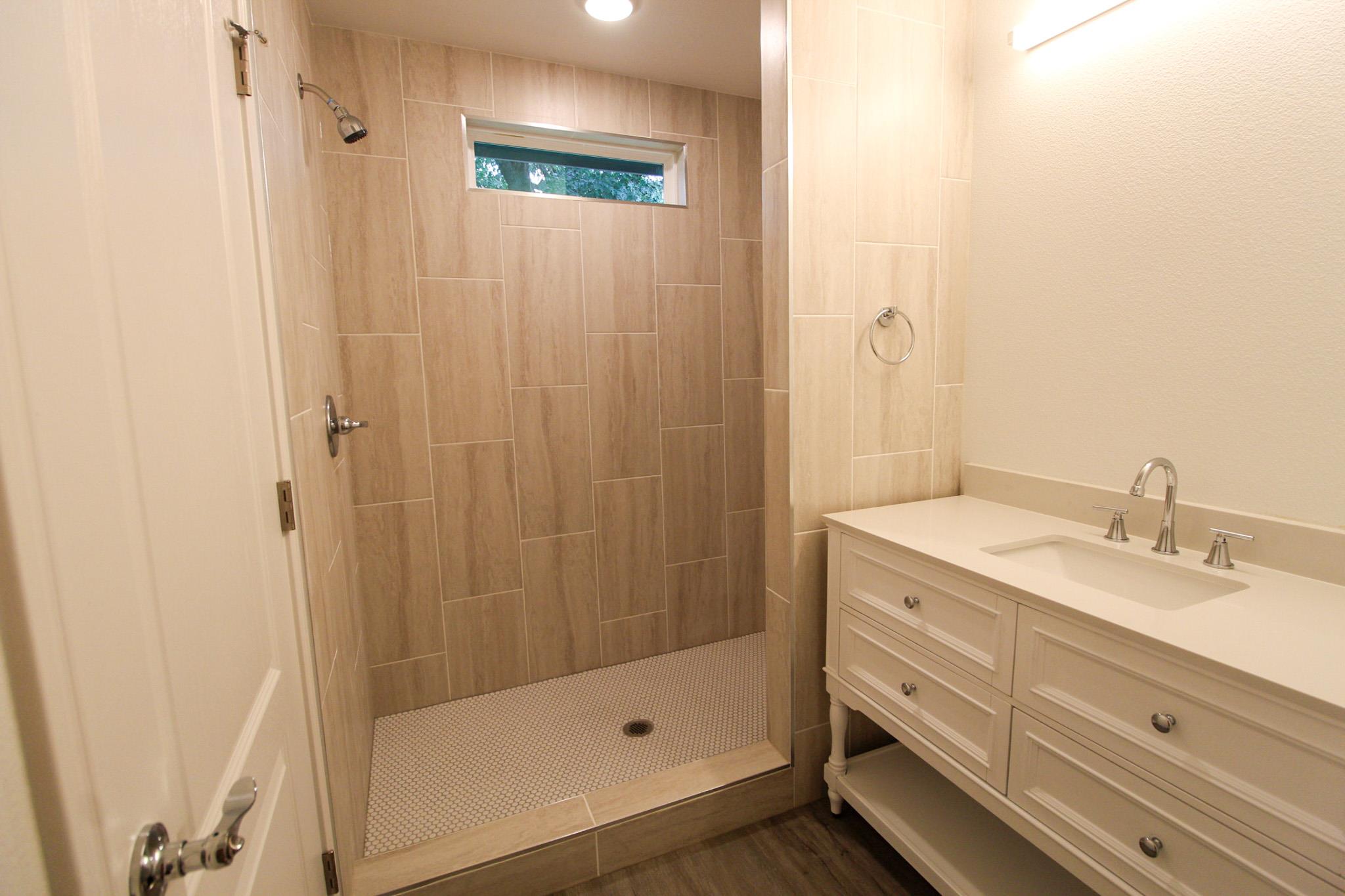 1100 Monte Vista Dr, Lockhart, TX 78644