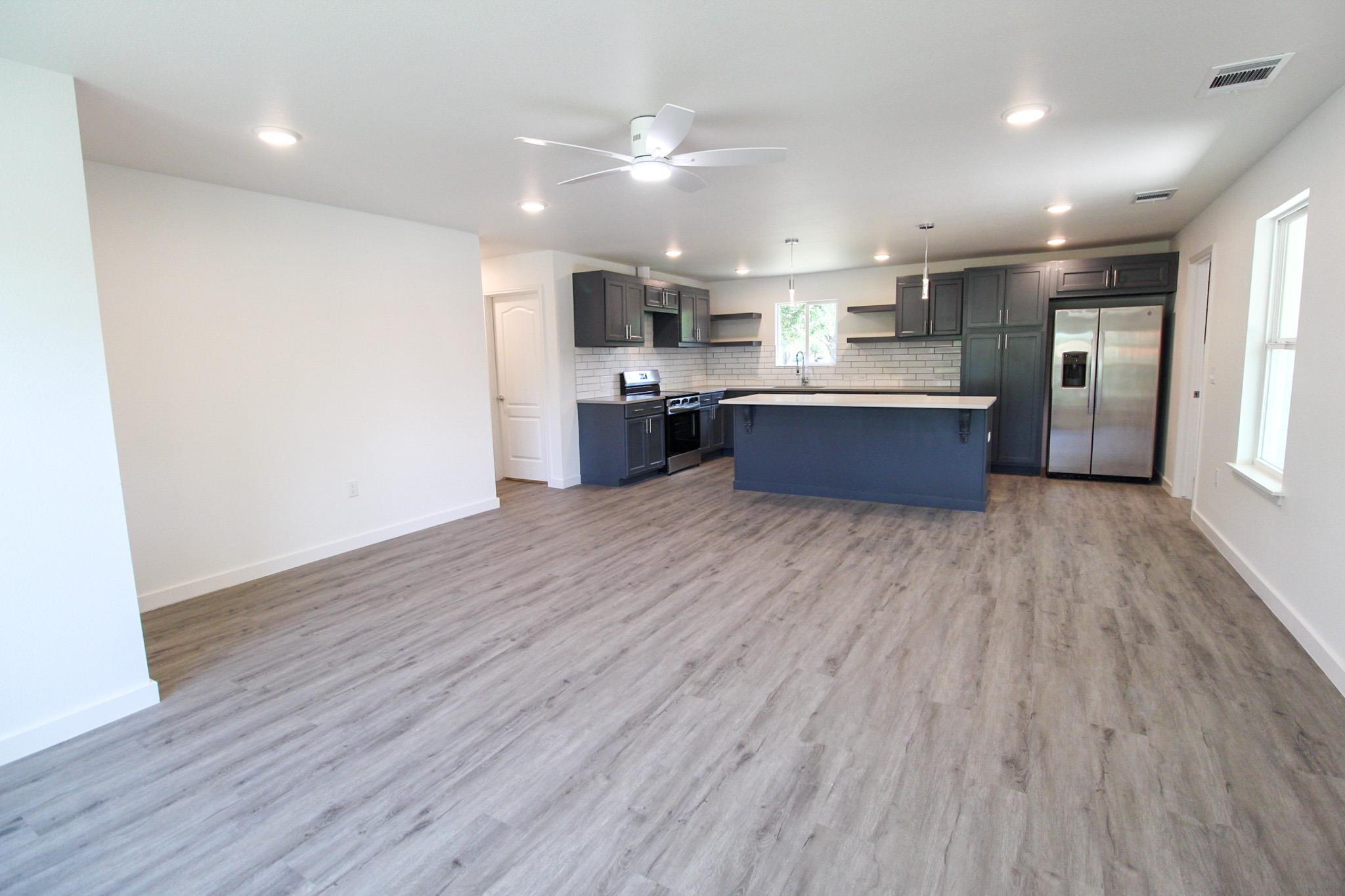 1100 Monte Vista Dr, Lockhart, TX 78644