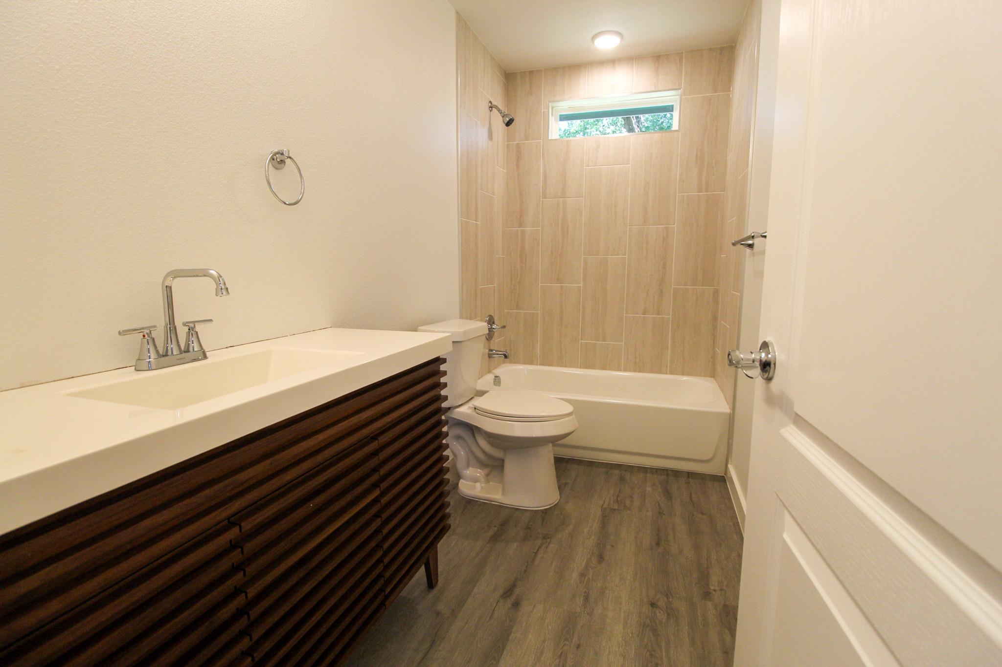 1100 Monte Vista Dr, Lockhart, TX 78644