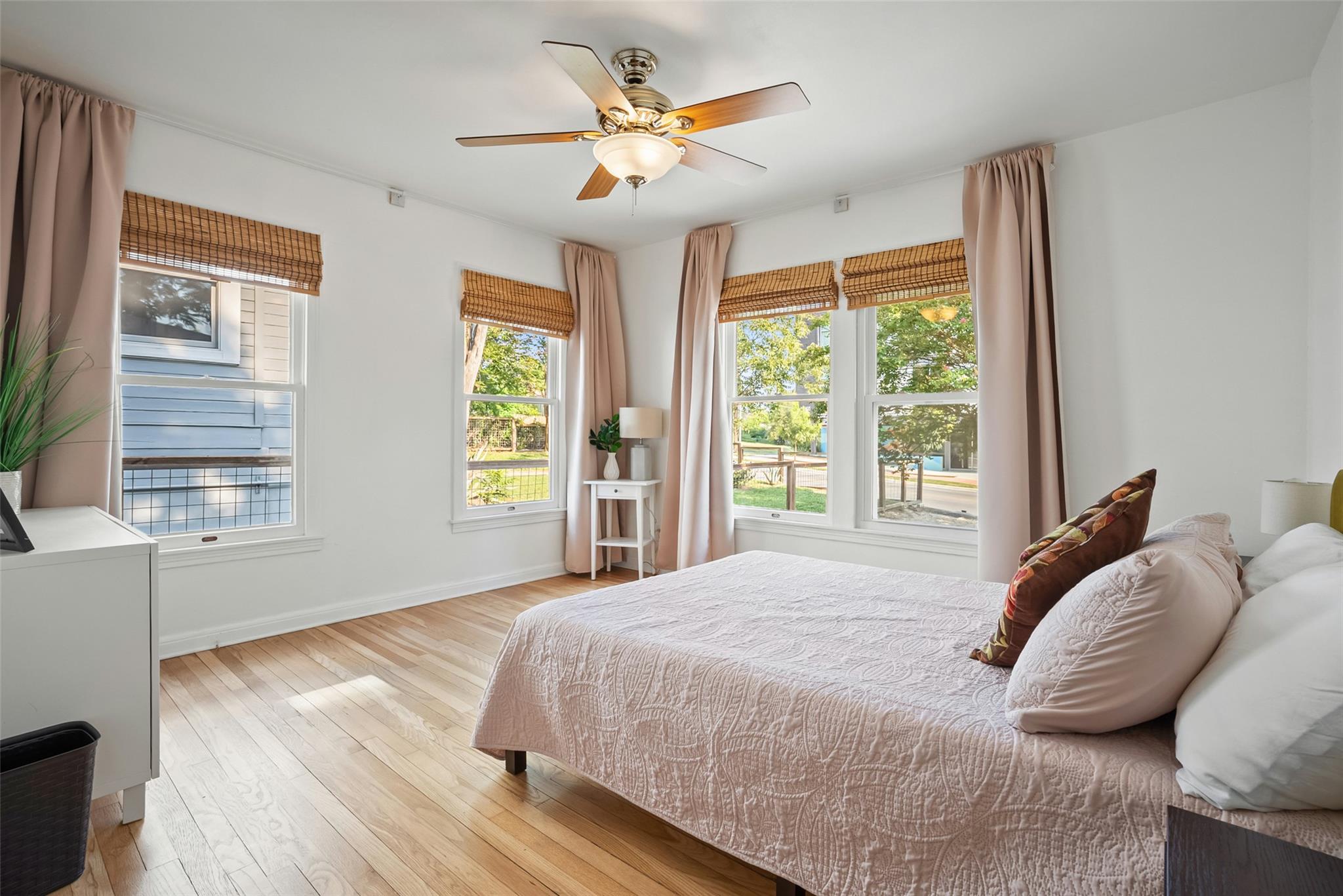 2102 E Martin Luther King Jr Blvd, Austin, TX 78702