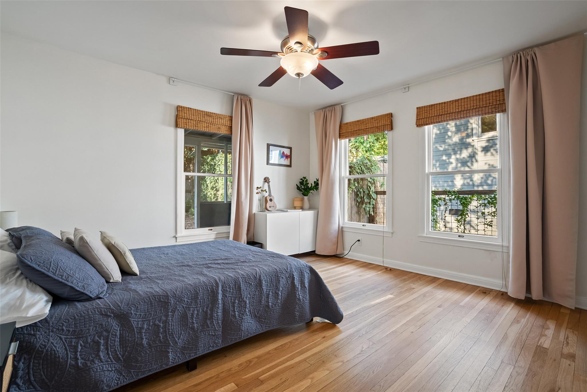 2102 E Martin Luther King Jr Blvd, Austin, TX 78702