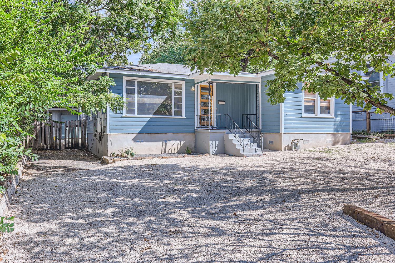 2102 E Martin Luther King Jr Blvd, Austin, TX 78702