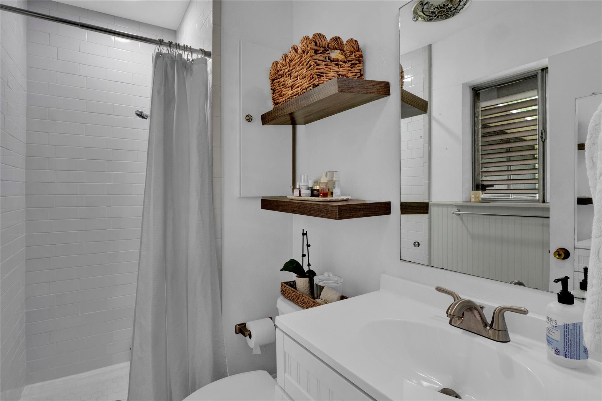 5724 Wellington Dr, Austin, TX 78723