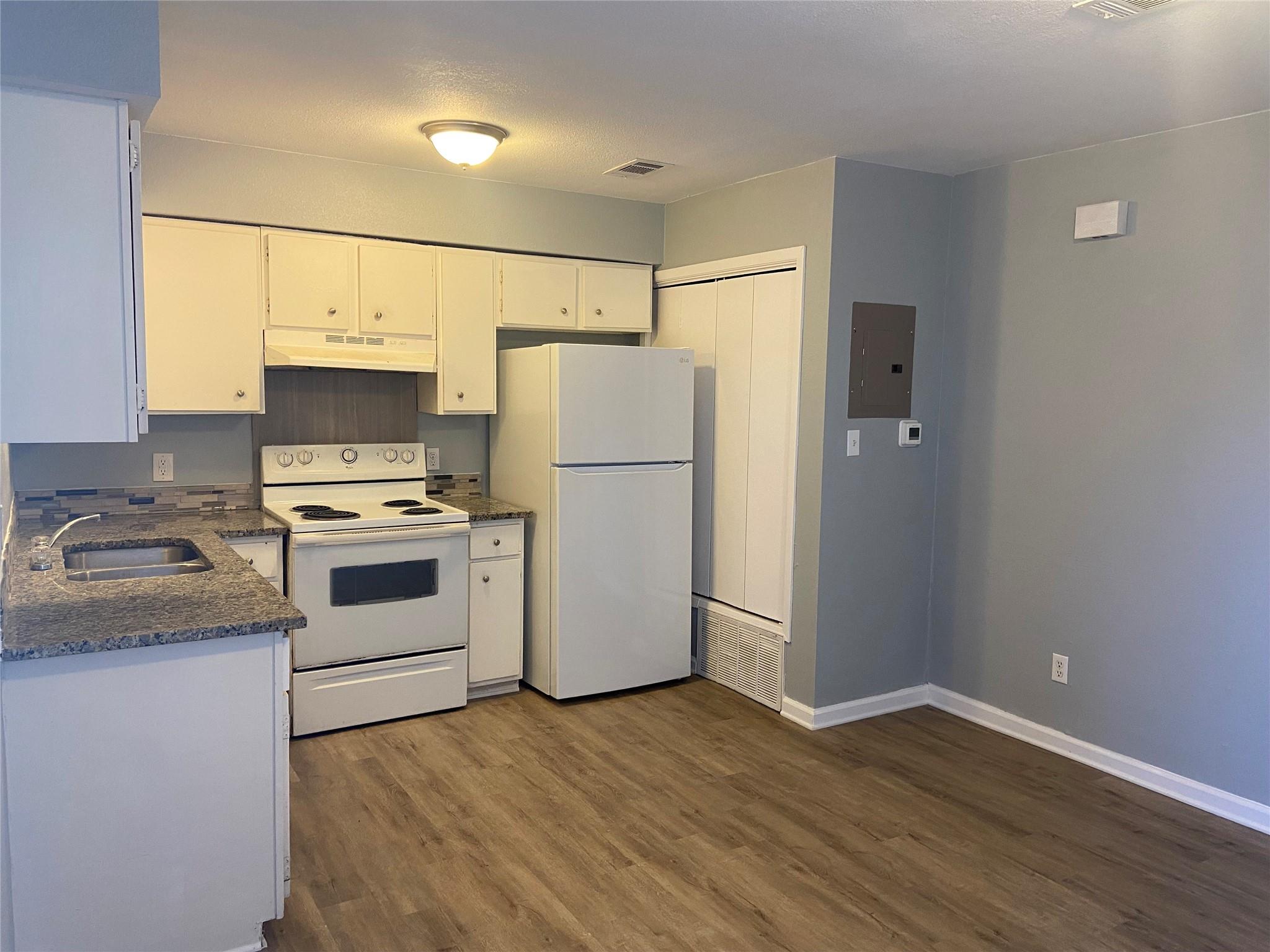 410 Thorndale Rd # C, Taylor, TX 76574