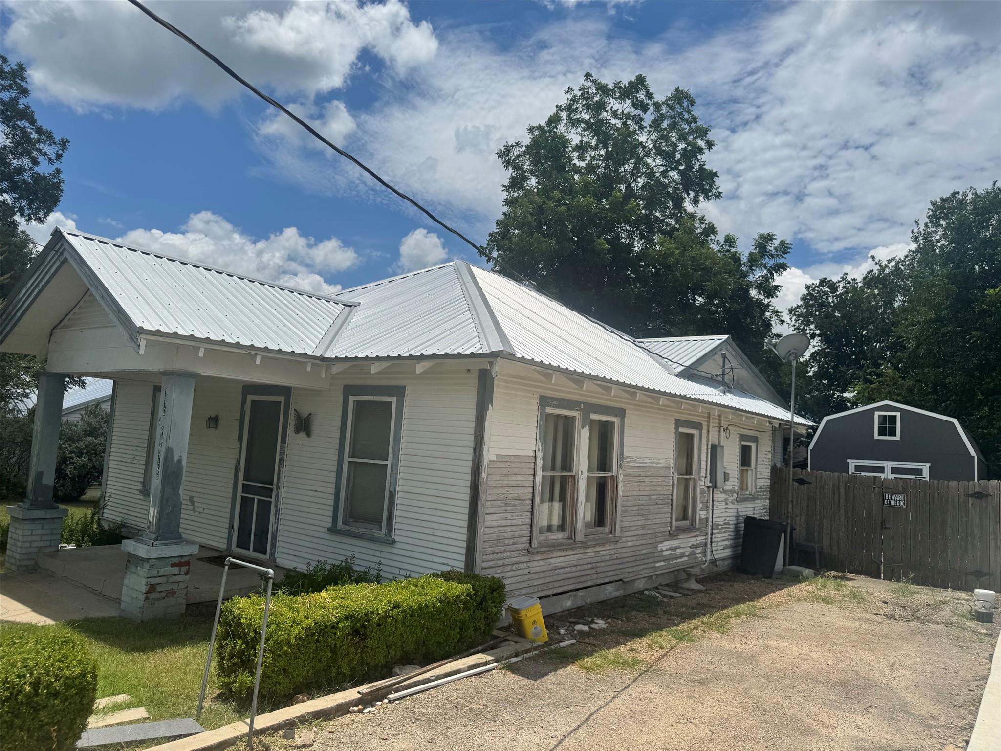 110 S Porter St, Lampasas, TX 76550