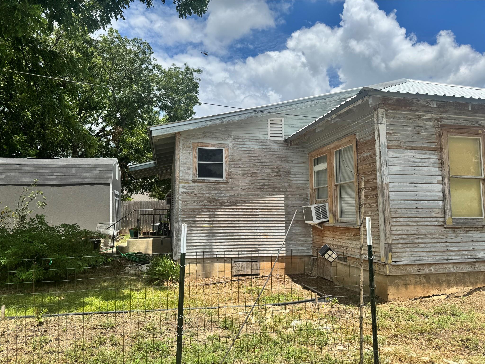 110 S Porter St, Lampasas, TX 76550