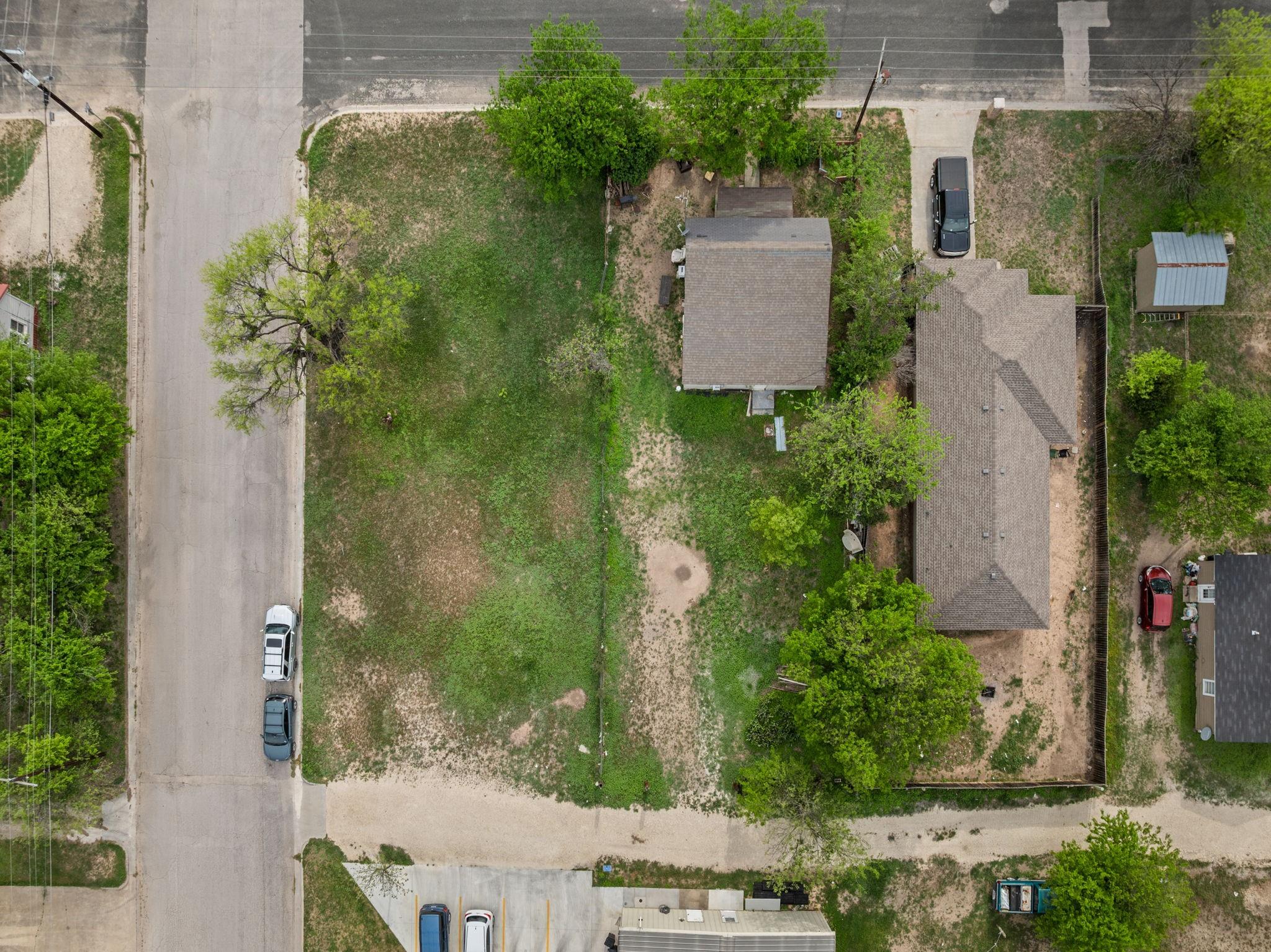 807 S MAIN St, Lampasas, TX 76550
