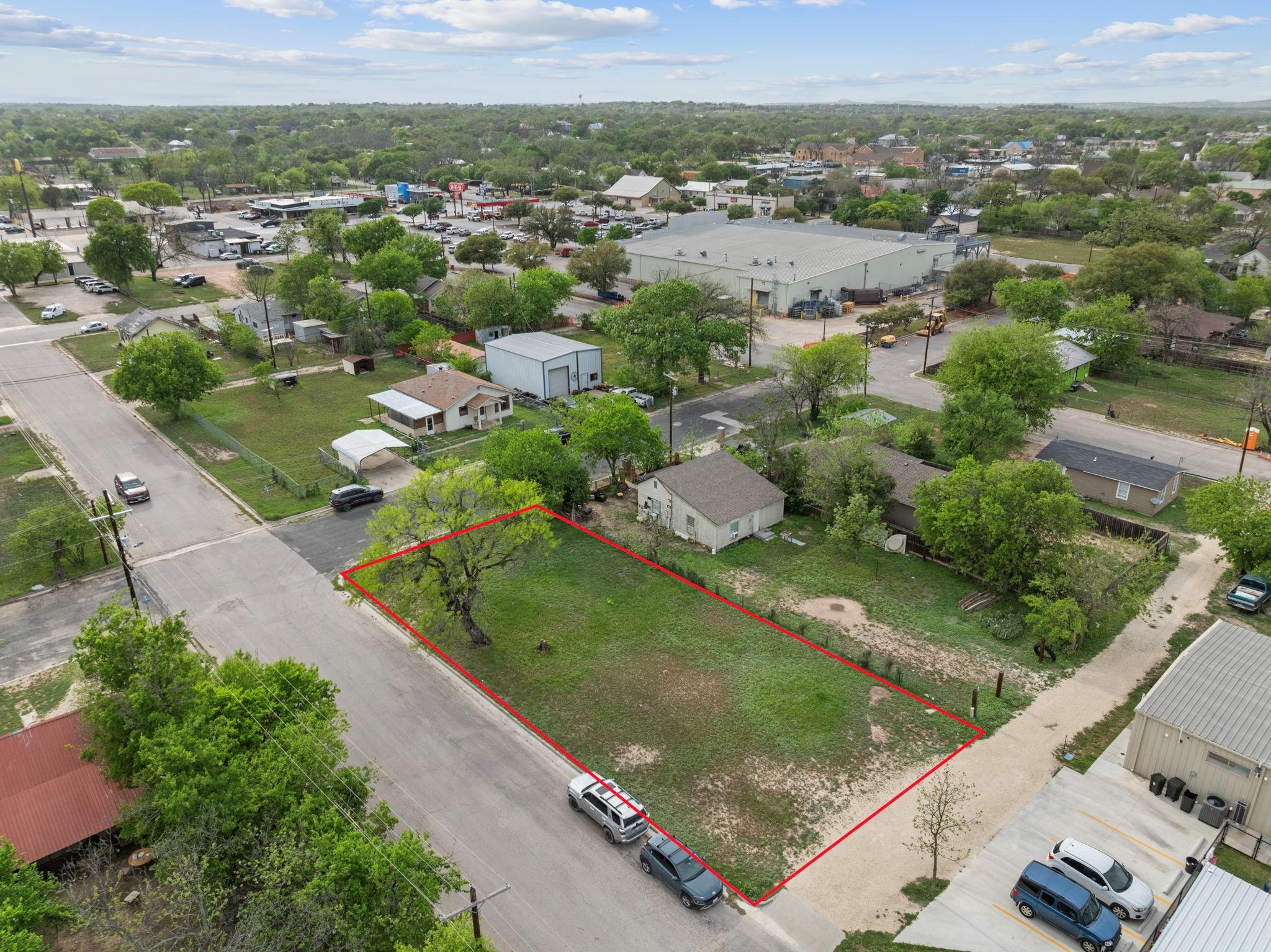 807 S MAIN St, Lampasas, TX 76550