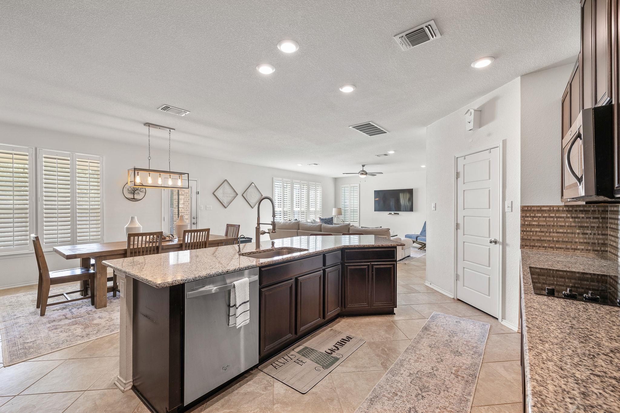 31431 Kingsway Rd, Georgetown, TX 78628
