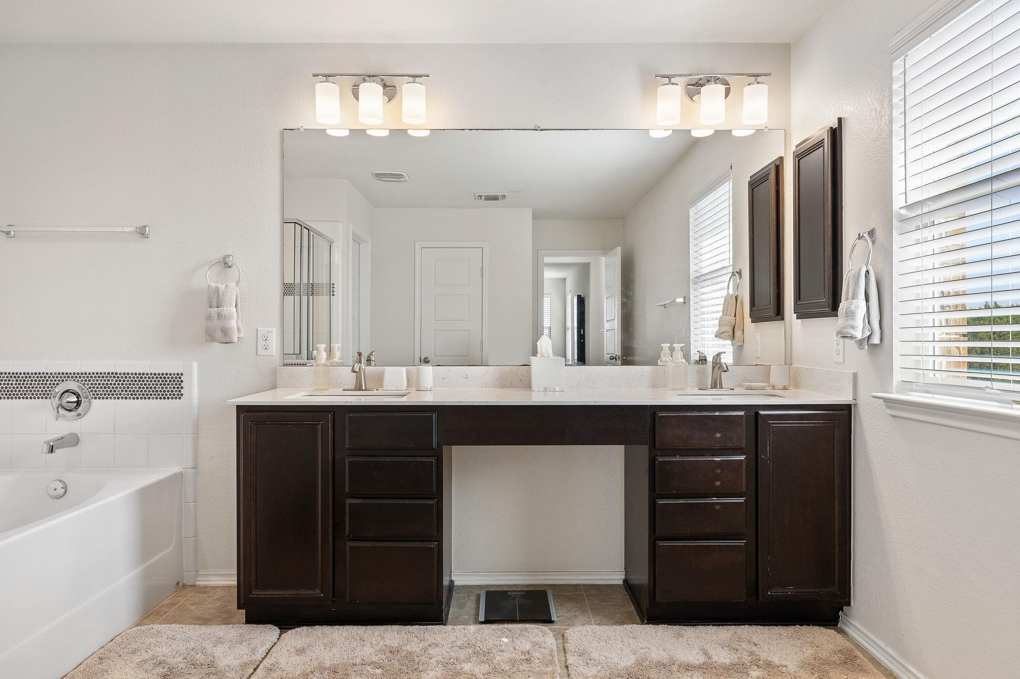 31431 Kingsway Rd, Georgetown, TX 78628