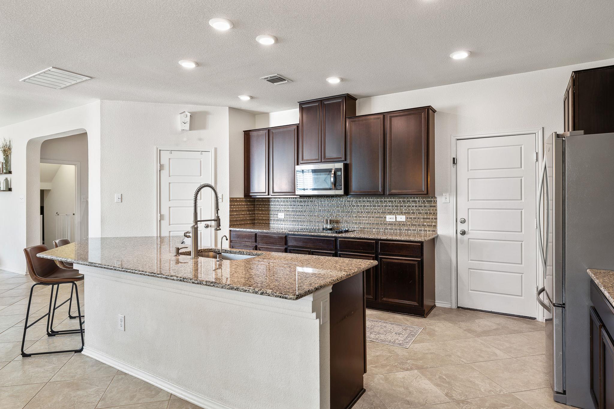 31431 Kingsway Rd, Georgetown, TX 78628