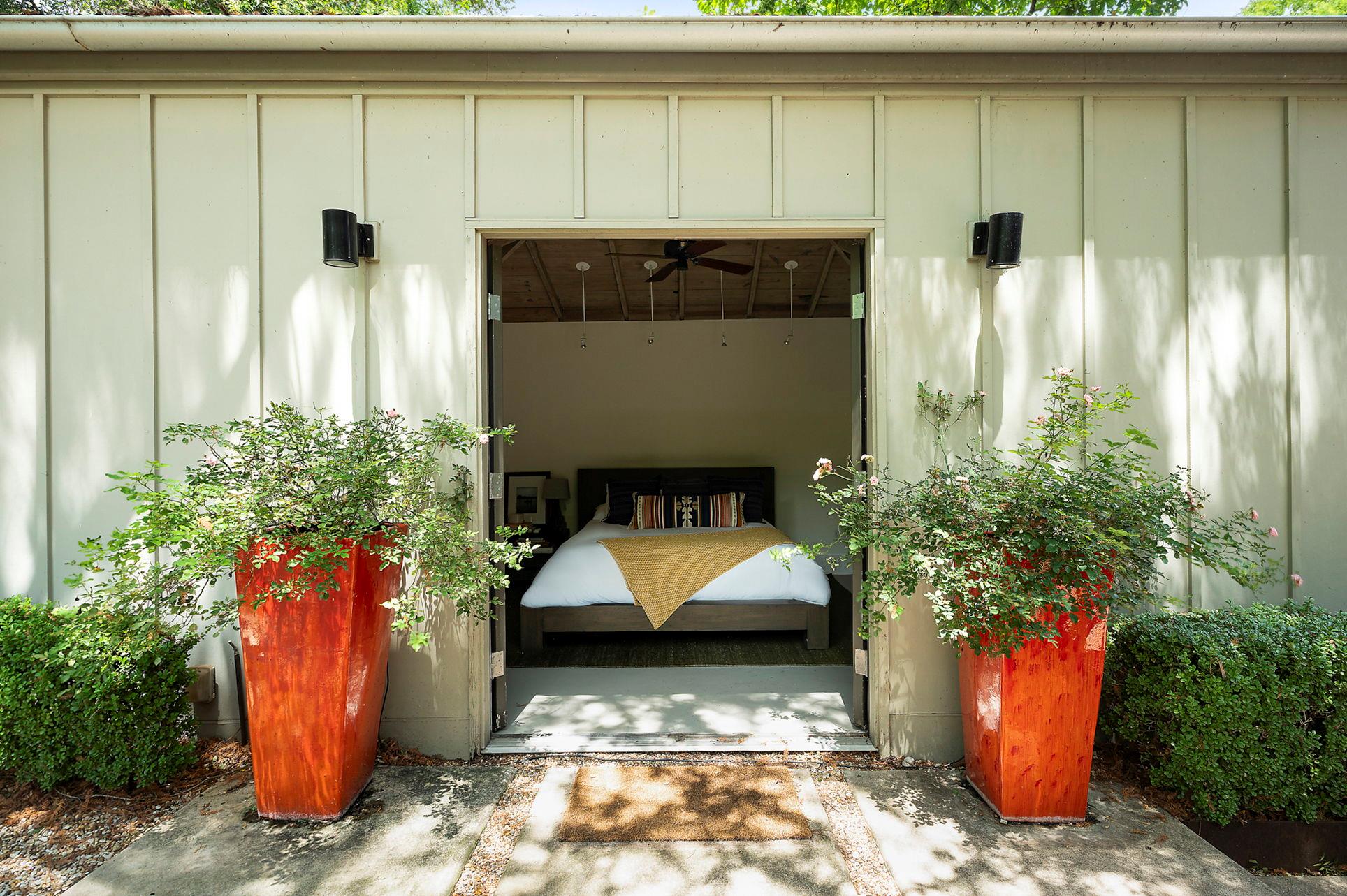 1001 Daniel Dr, Austin, TX 78704