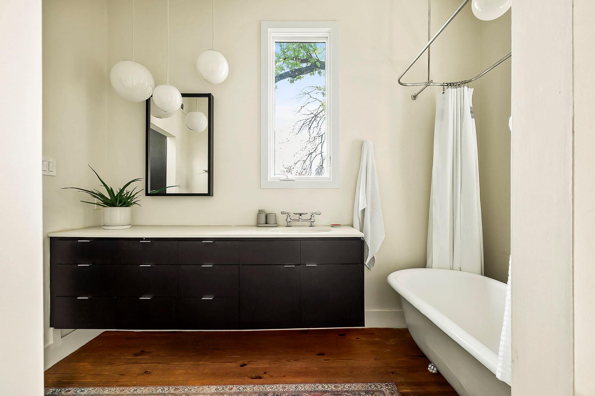 1001 Daniel Dr, Austin, TX 78704