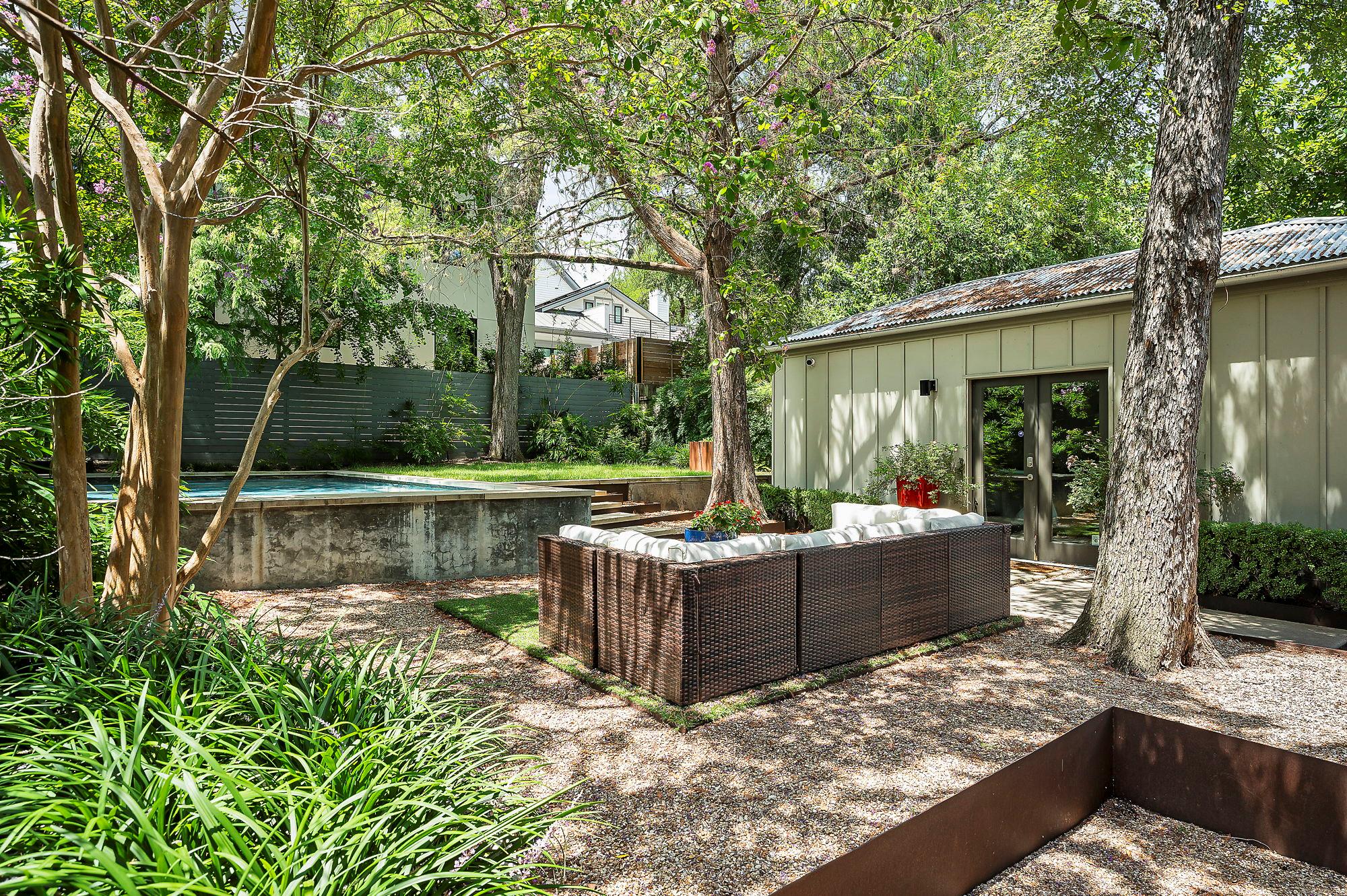 1001 Daniel Dr, Austin, TX 78704