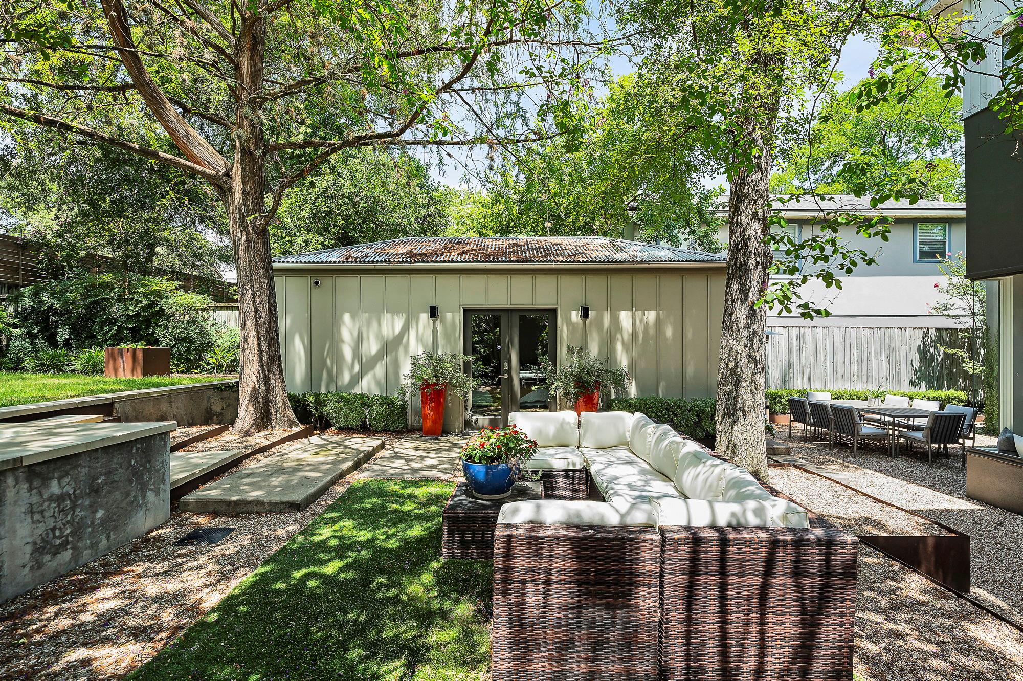 1001 Daniel Dr, Austin, TX 78704