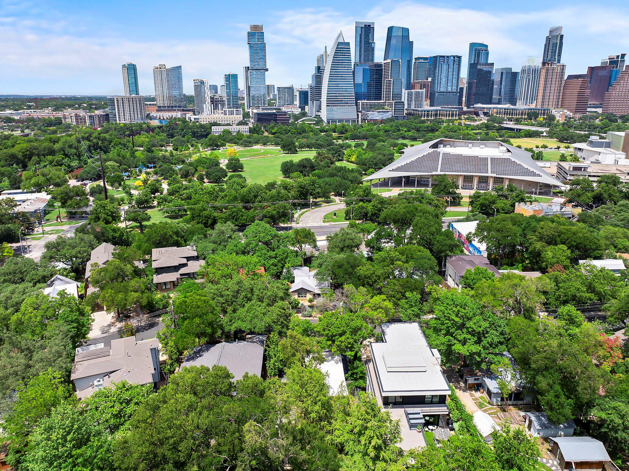 1001 Daniel Dr, Austin, TX 78704