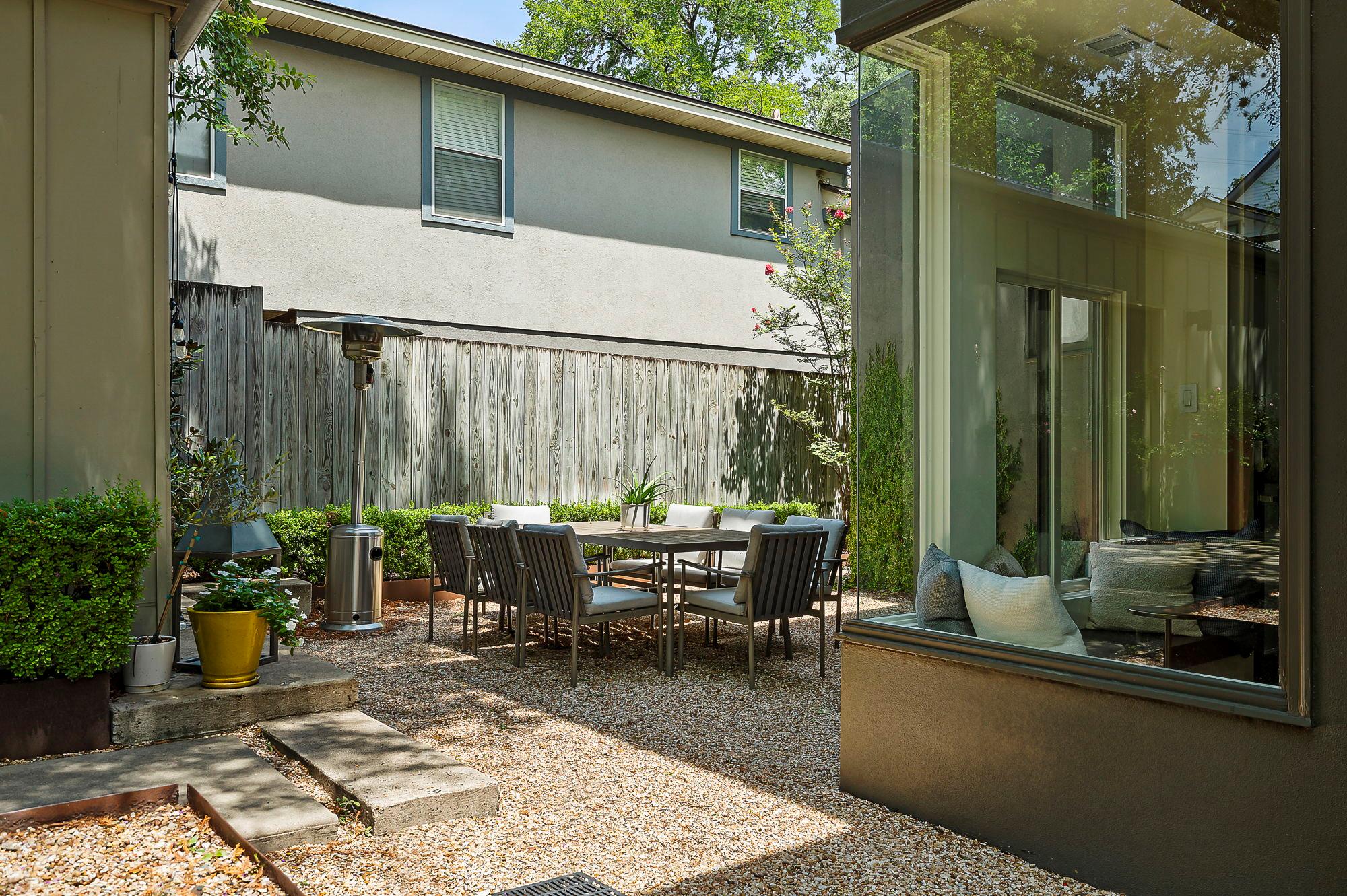 1001 Daniel Dr, Austin, TX 78704