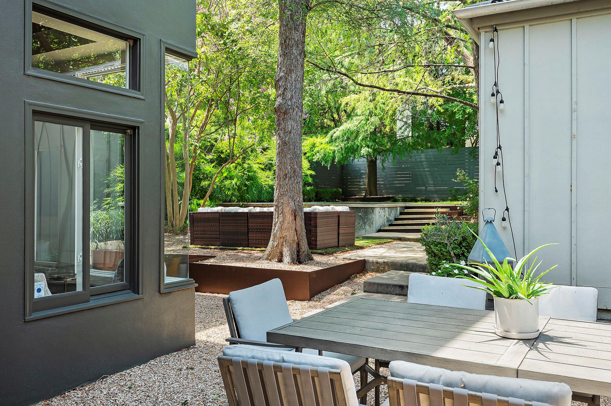 1001 Daniel Dr, Austin, TX 78704