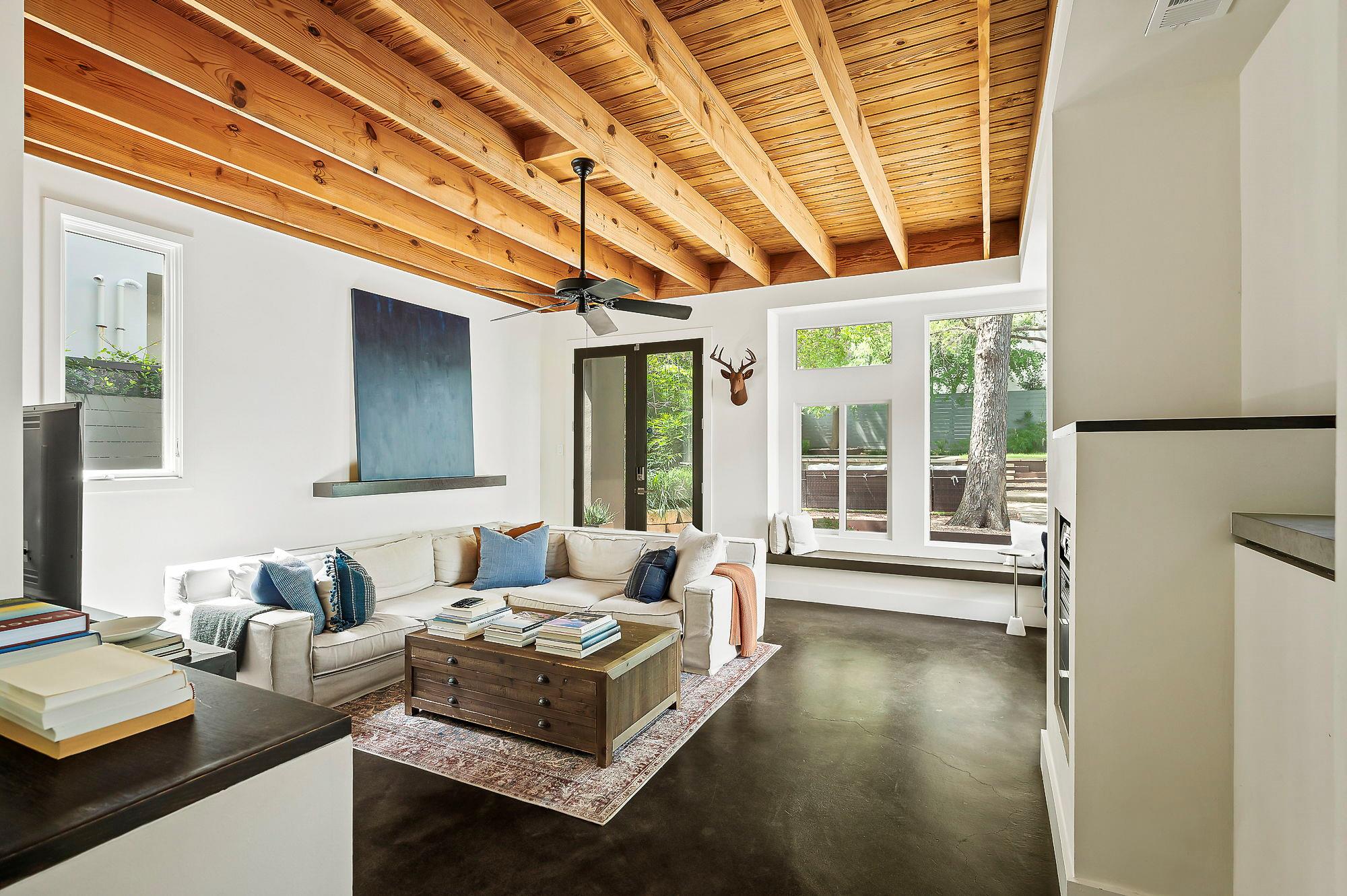 1001 Daniel Dr, Austin, TX 78704