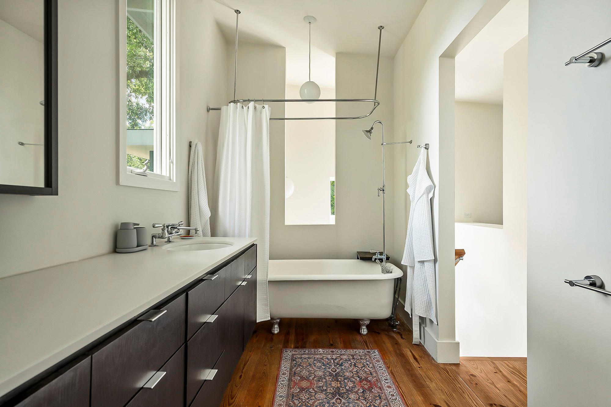 1001 Daniel Dr, Austin, TX 78704