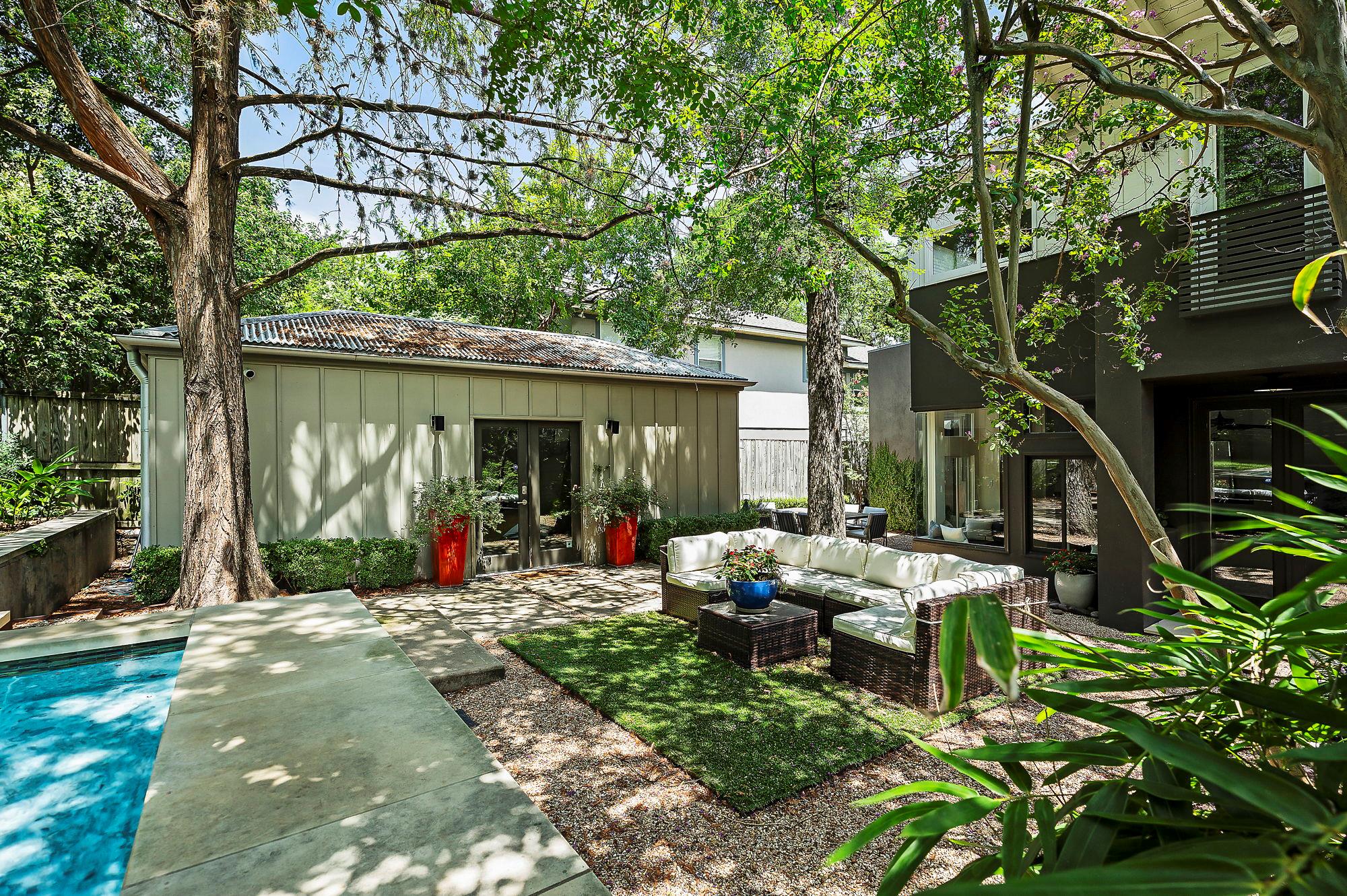 1001 Daniel Dr, Austin, TX 78704