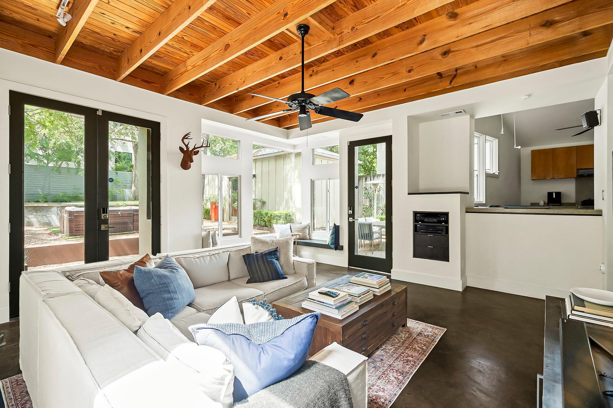 1001 Daniel Dr, Austin, TX 78704