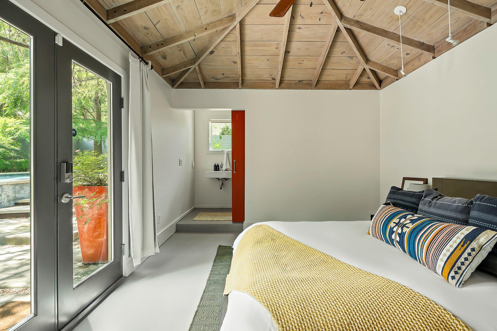 1001 Daniel Dr, Austin, TX 78704