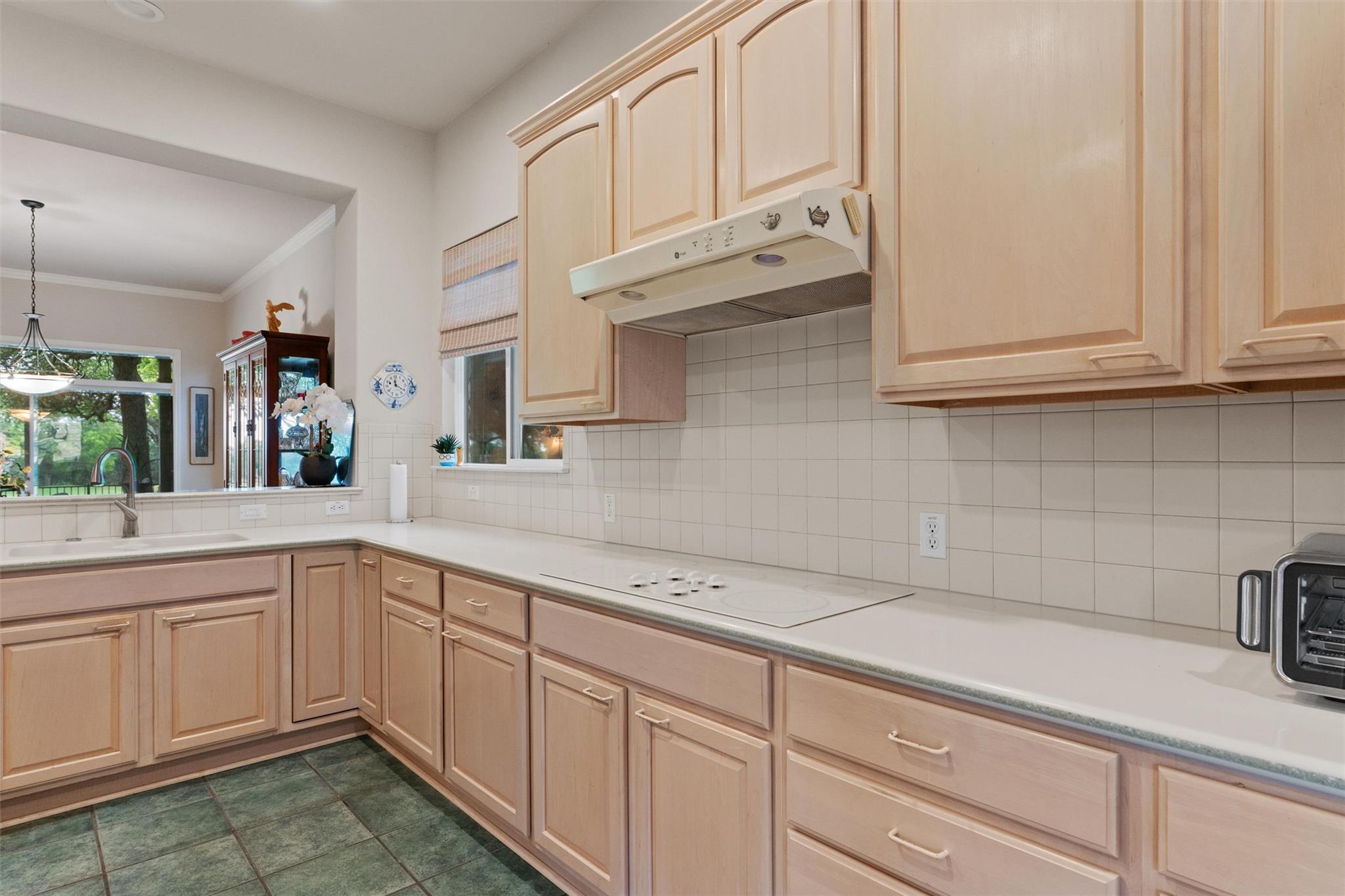 125 Old Chisholm Trl, Georgetown, TX 78633