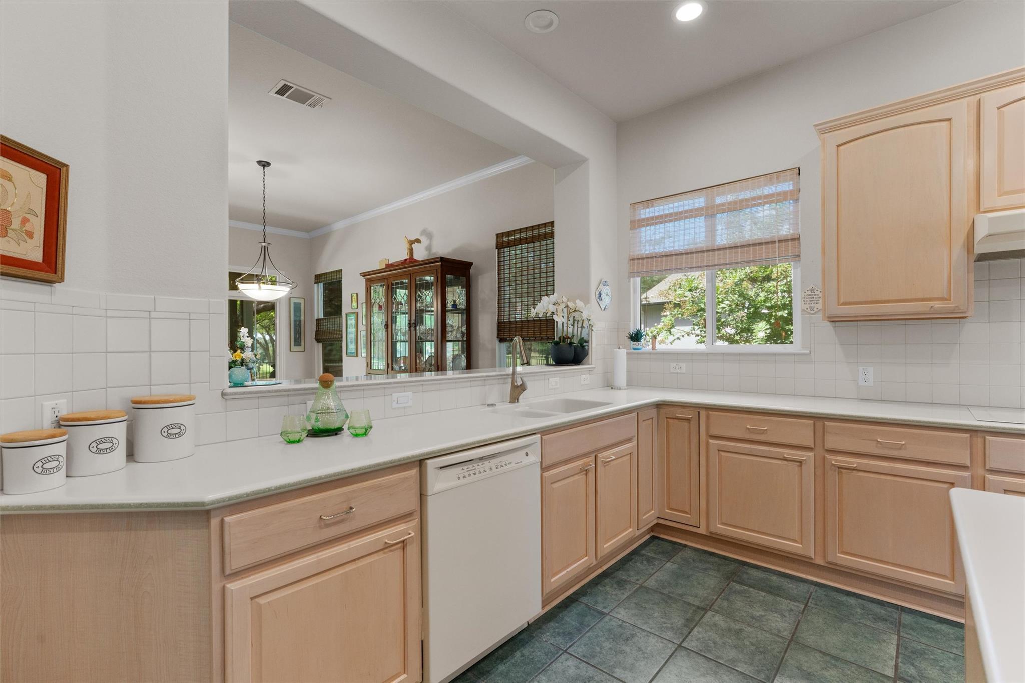 125 Old Chisholm Trl, Georgetown, TX 78633