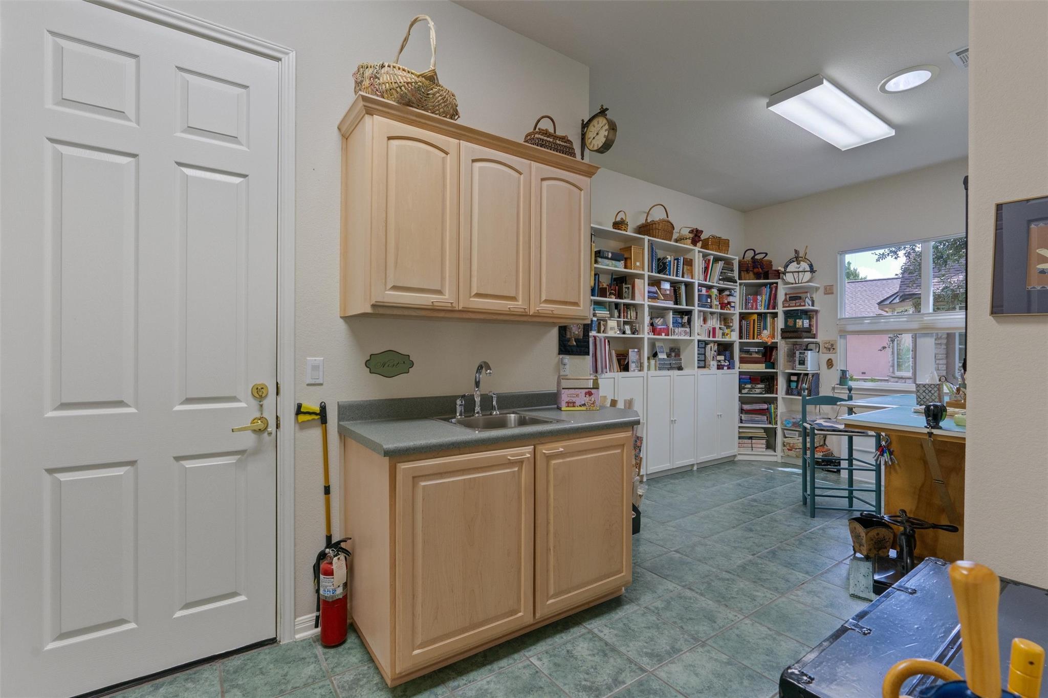 125 Old Chisholm Trl, Georgetown, TX 78633