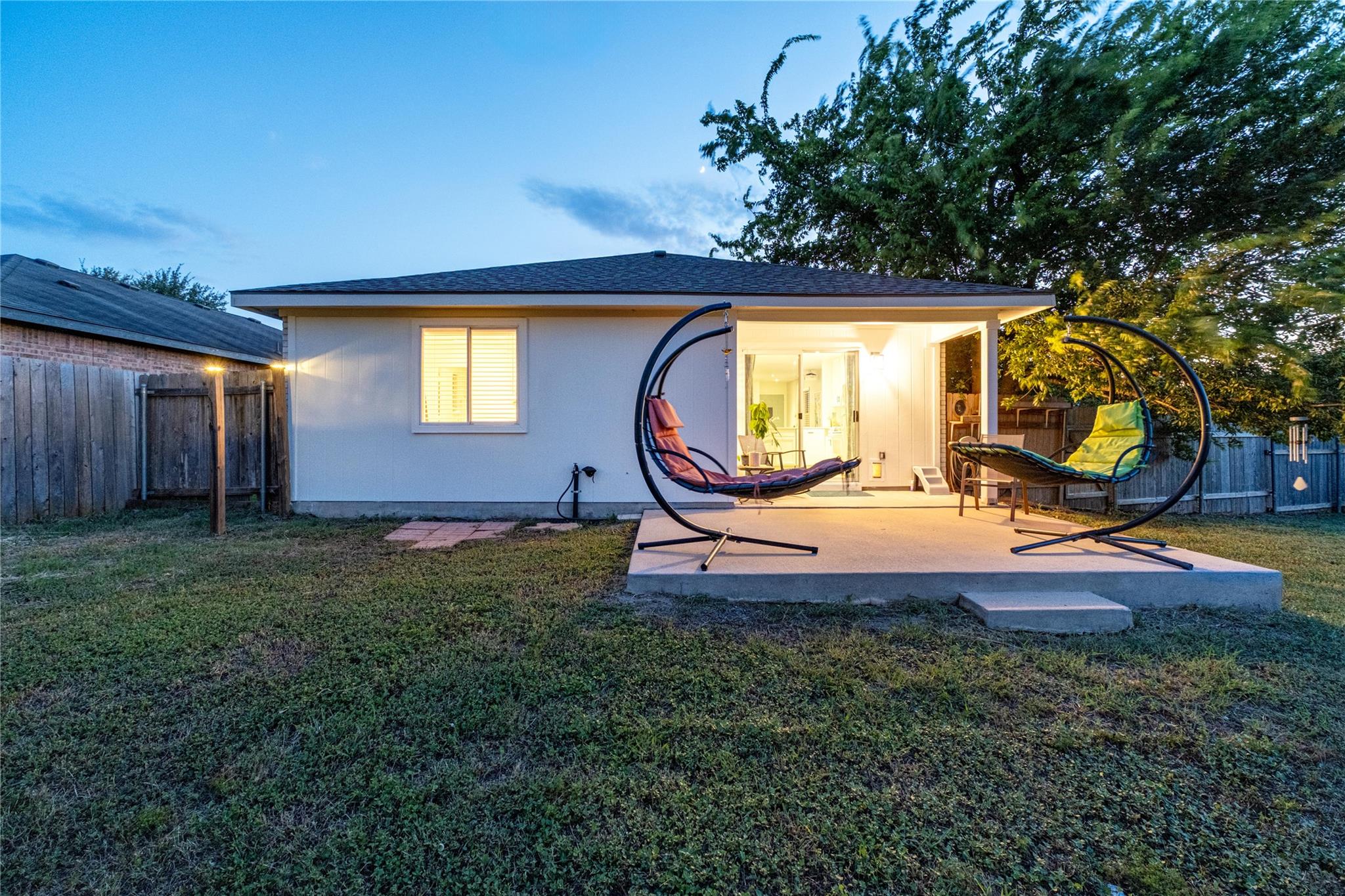 102 Woodley Rd, Leander, TX 78641