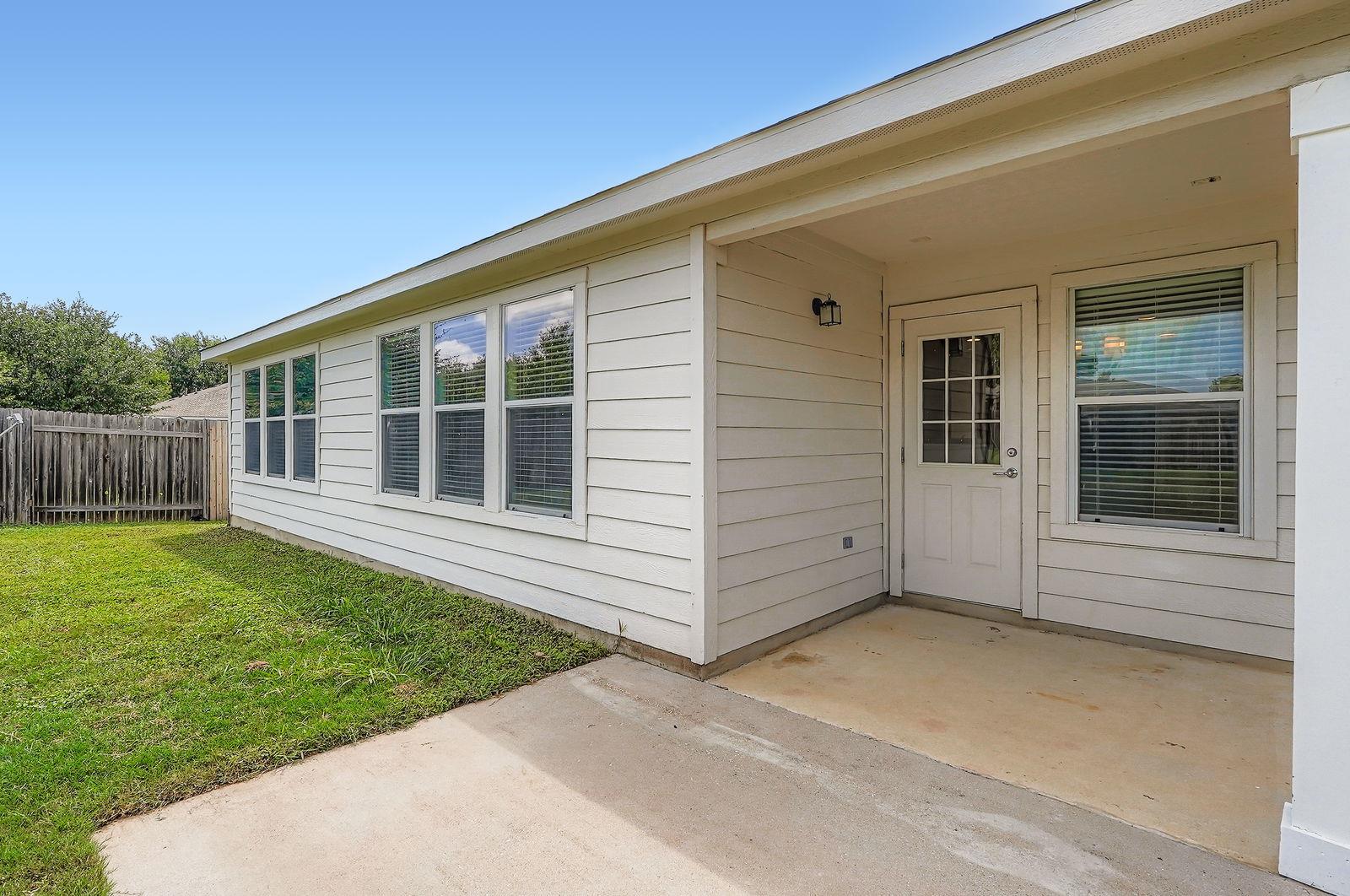 142 Sassafras Cv, Kyle, TX 78640