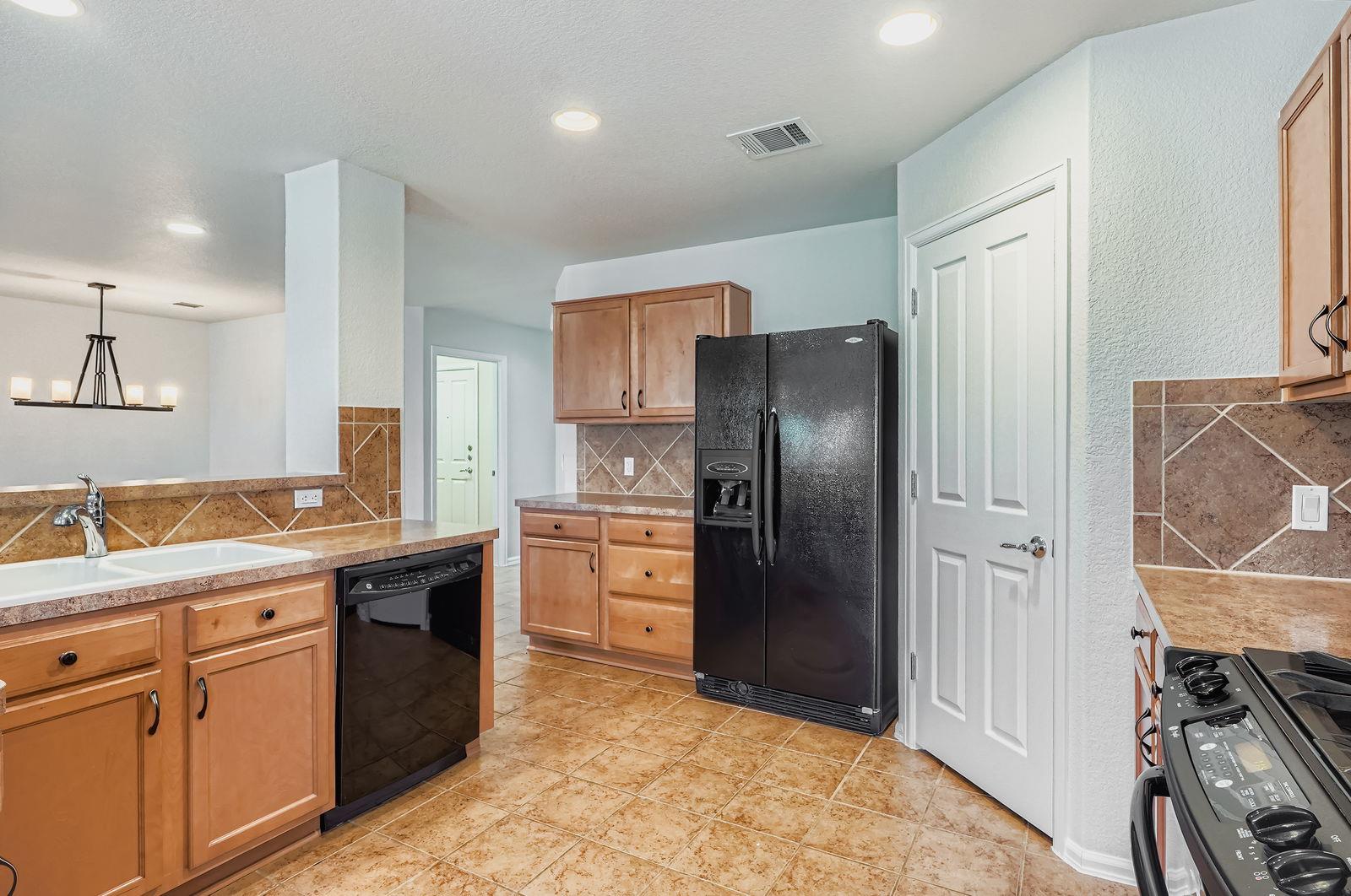 142 Sassafras Cv, Kyle, TX 78640