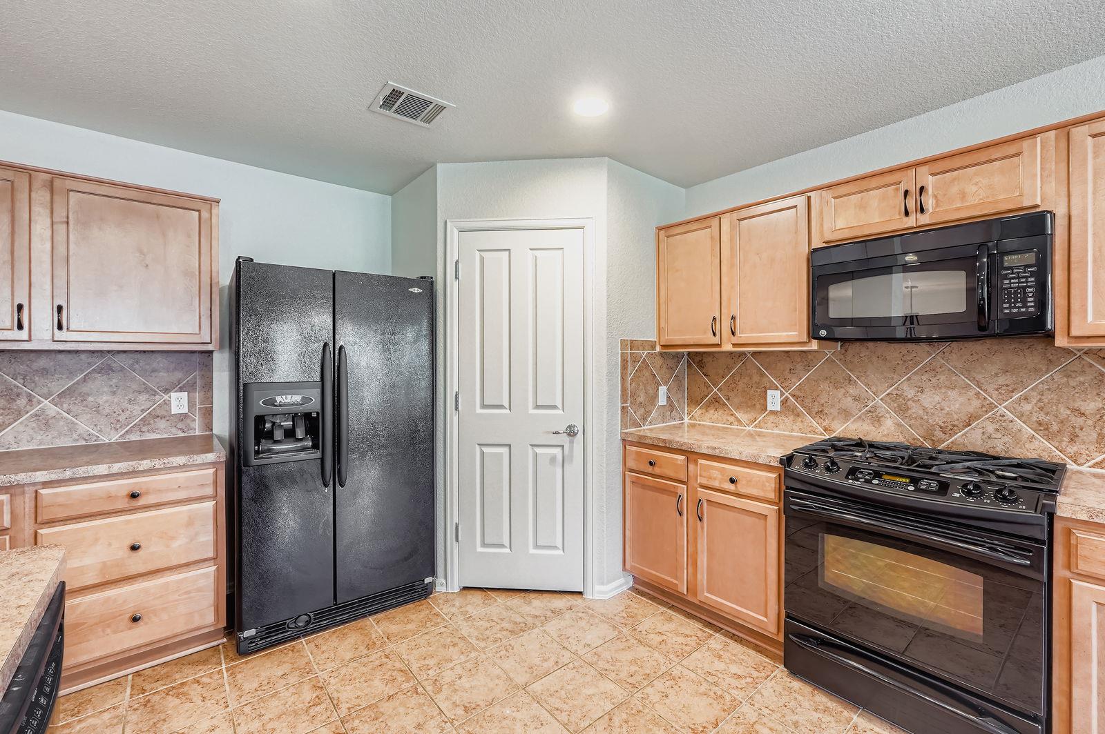 142 Sassafras Cv, Kyle, TX 78640