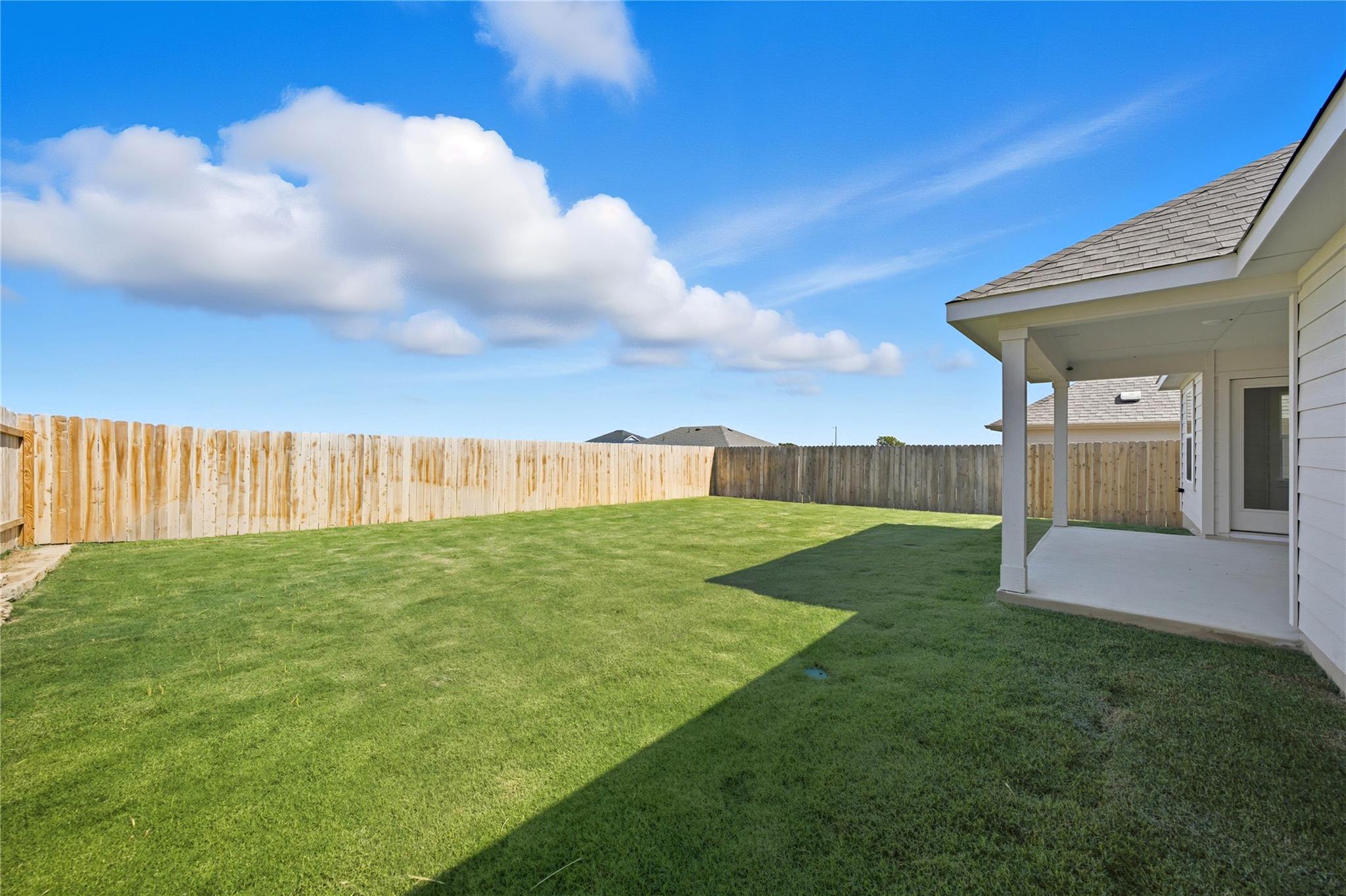 116 Crow Valley Dr, Jarrell, TX 76537