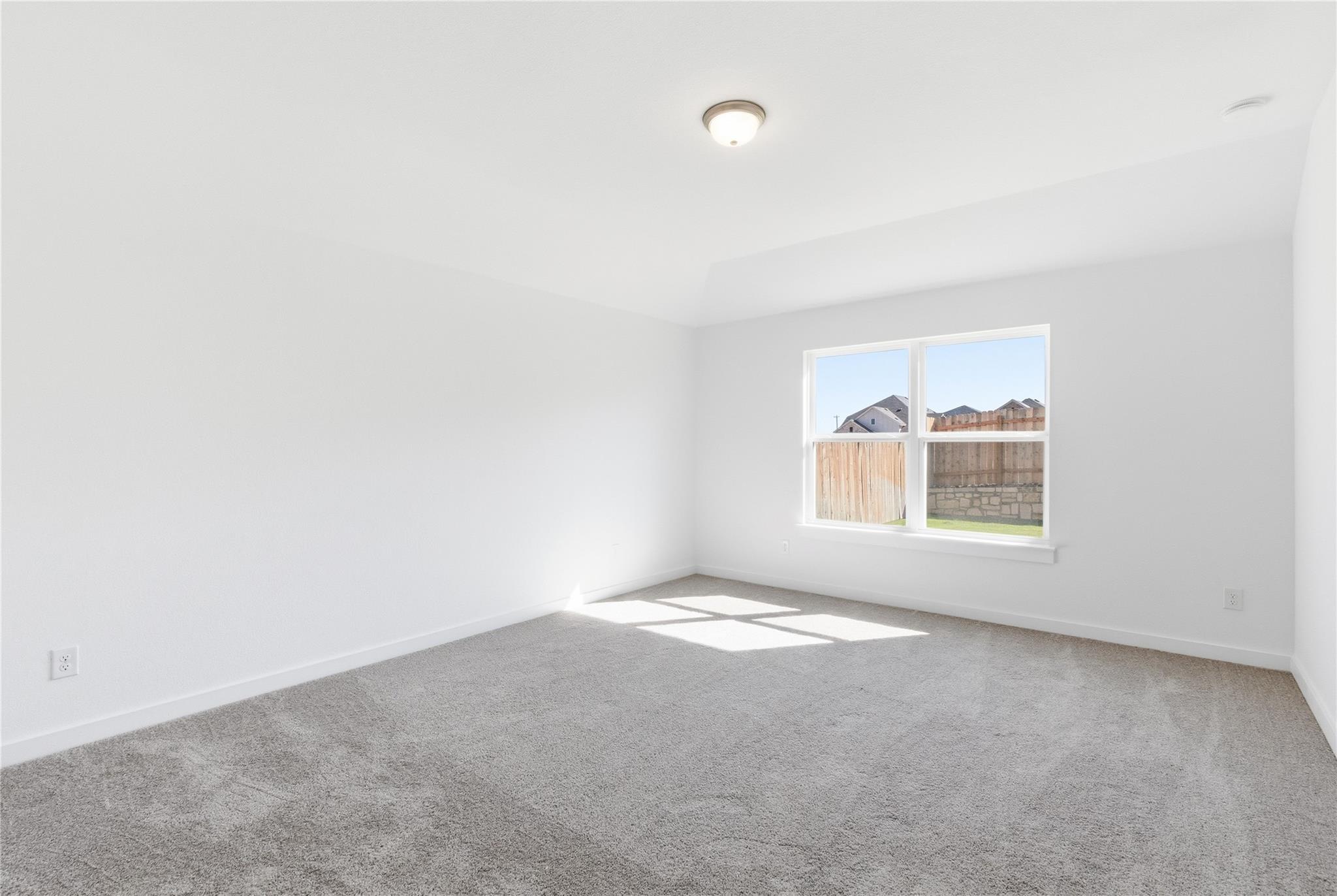 109 Lonely Lobo Dr, Jarrell, TX 76537