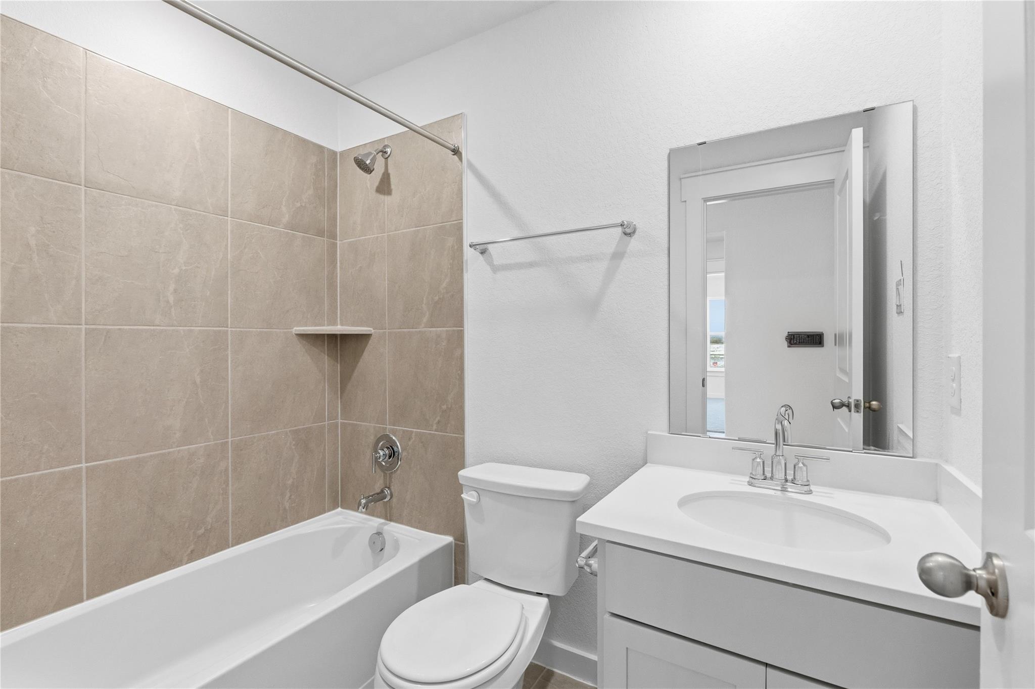 109 Lonely Lobo Dr, Jarrell, TX 76537