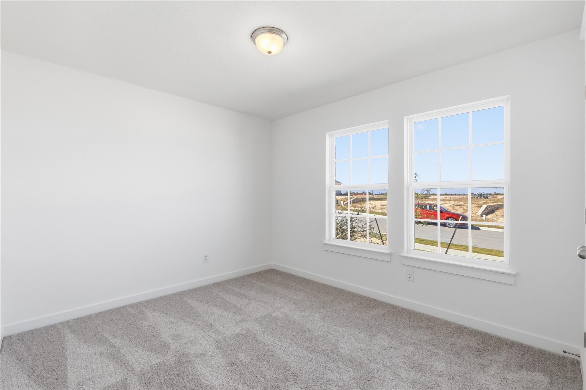 109 Lonely Lobo Dr, Jarrell, TX 76537