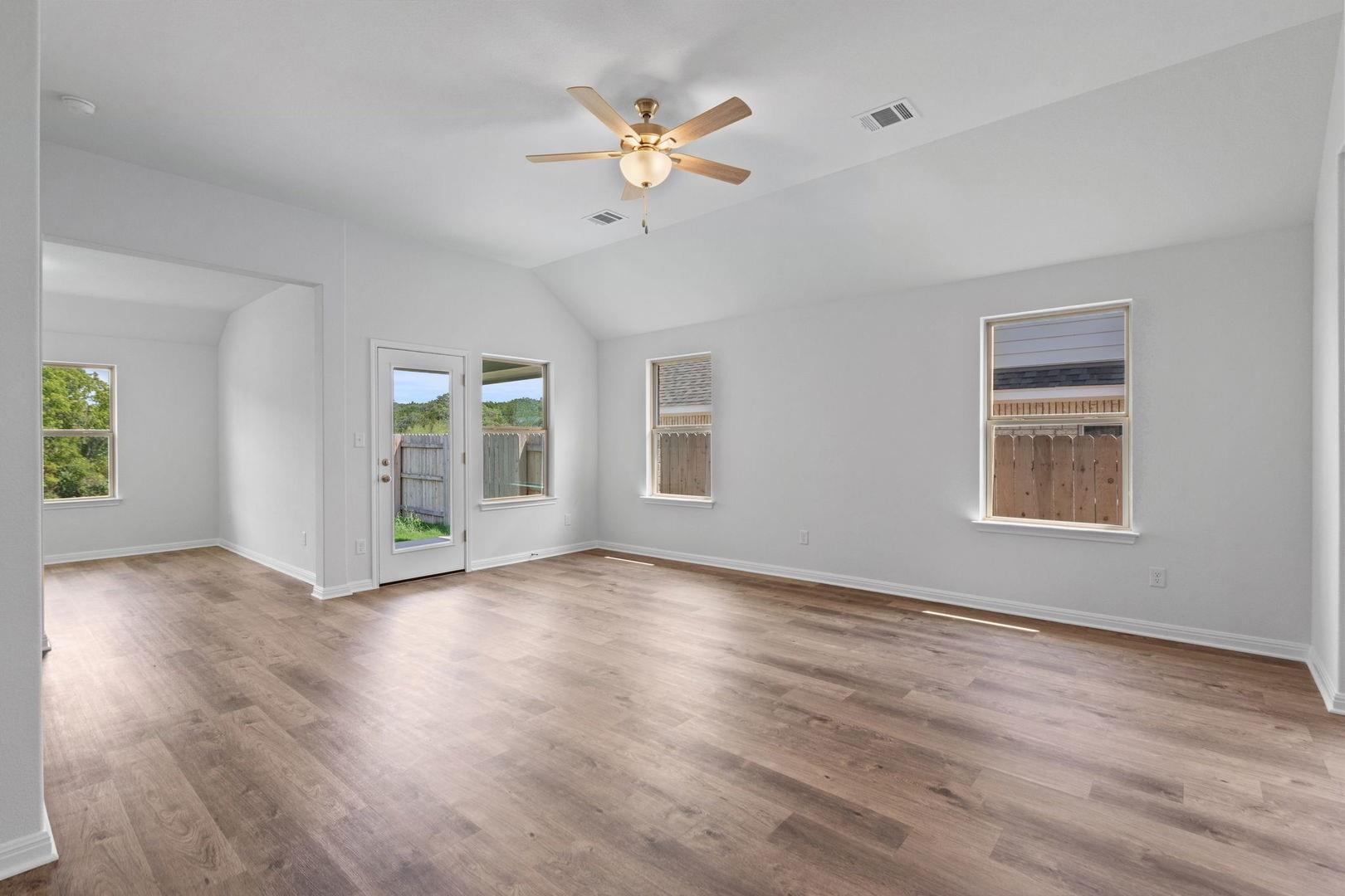 4527 Royal Oak Blvd, San Marcos, TX 78666