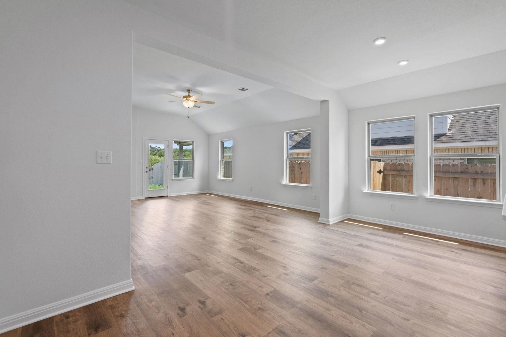 4527 Royal Oak Blvd, San Marcos, TX 78666