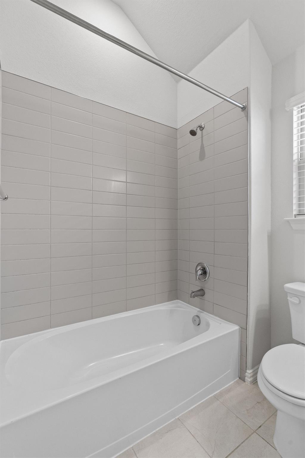 562 Leadtree Loop, Buda, TX 78610