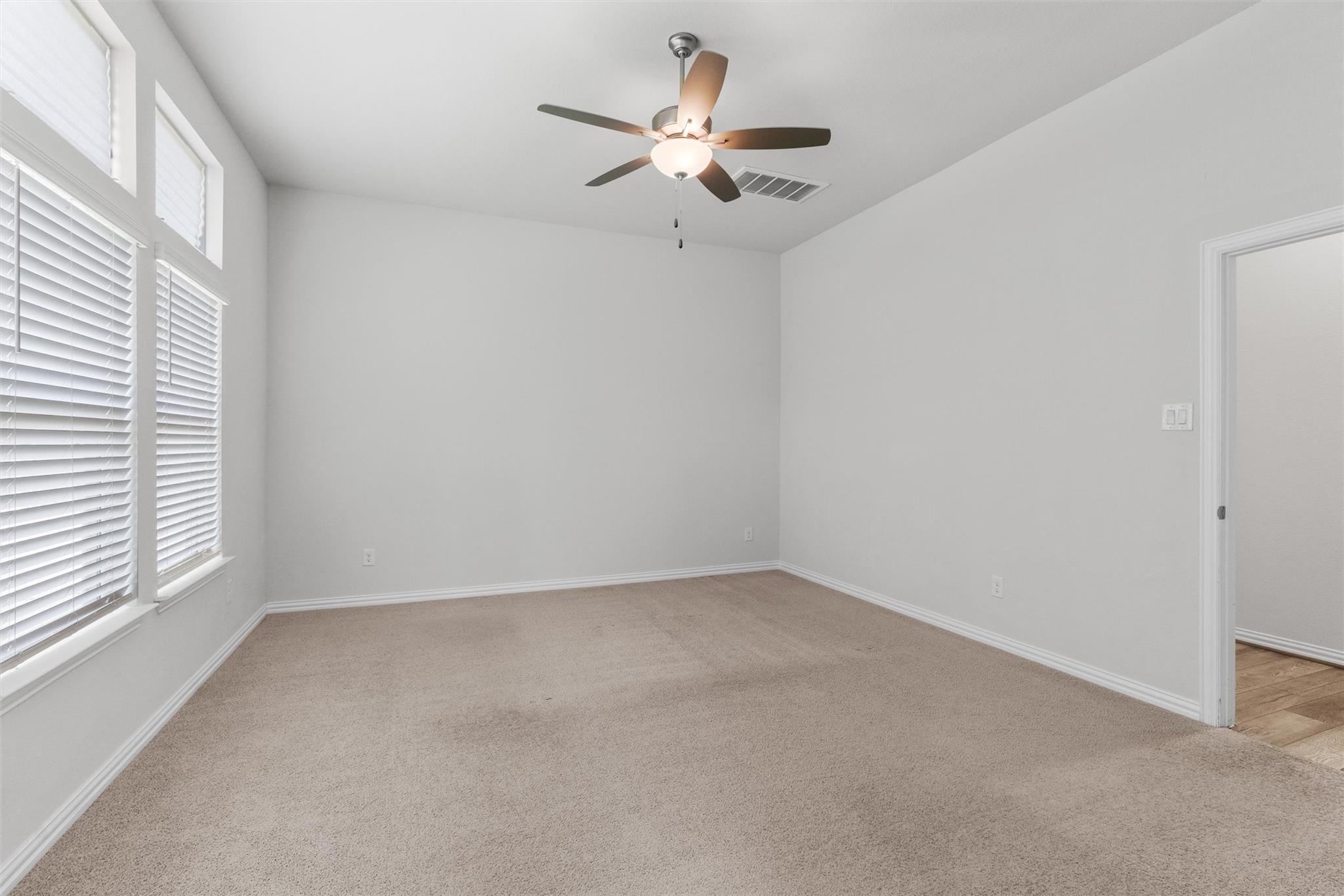 562 Leadtree Loop, Buda, TX 78610