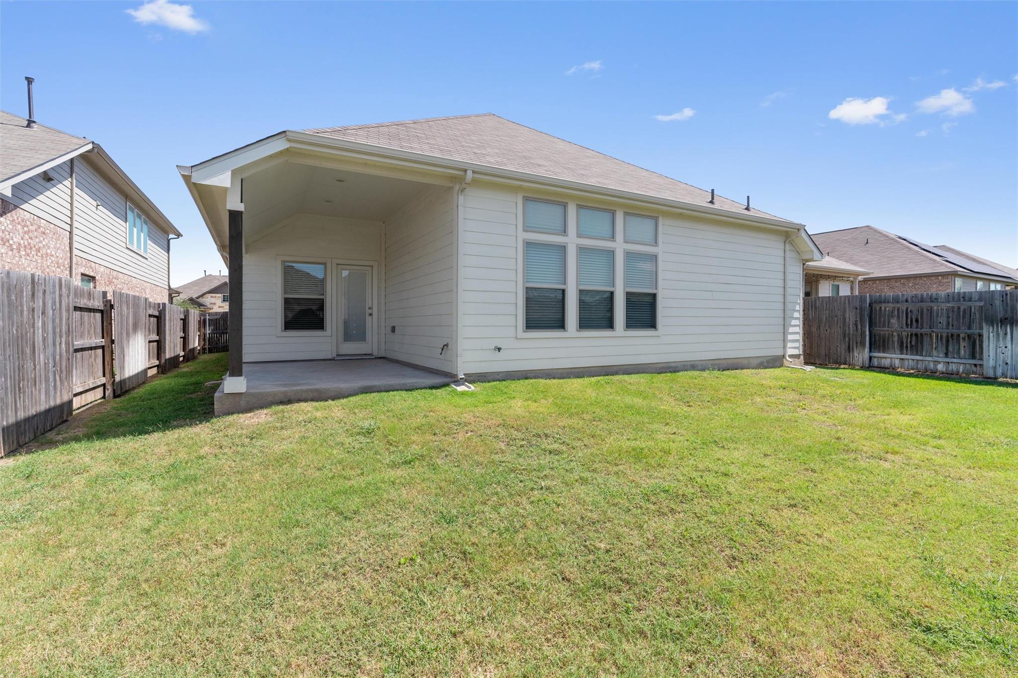 562 Leadtree Loop, Buda, TX 78610