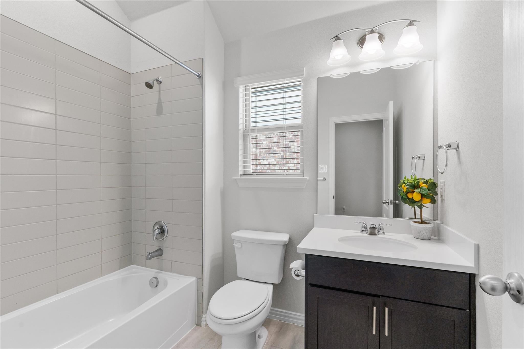 562 Leadtree Loop, Buda, TX 78610