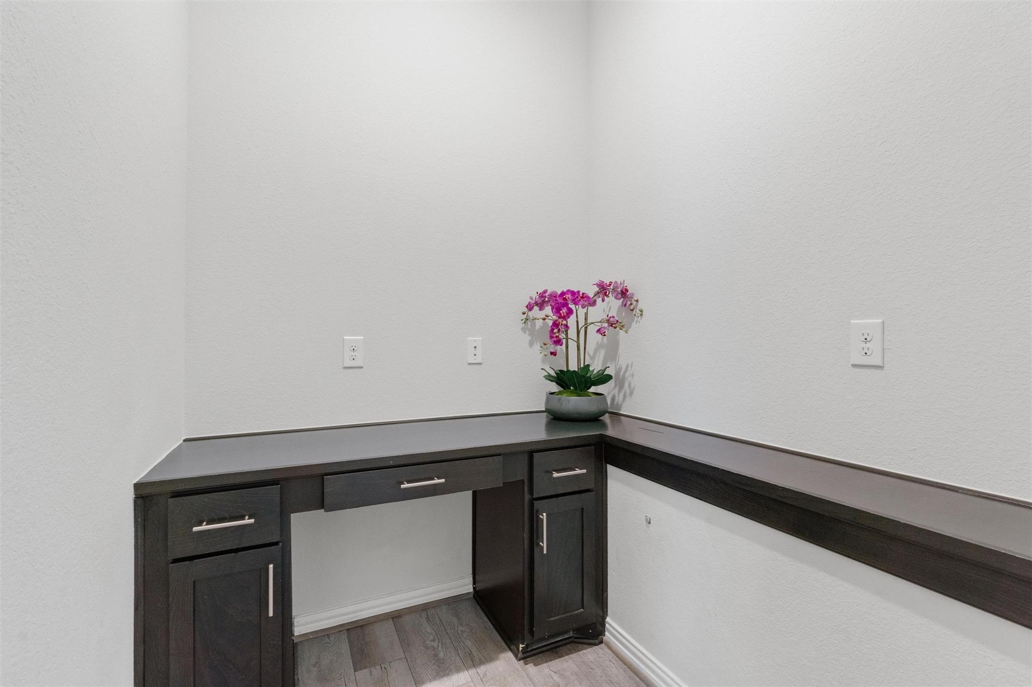 562 Leadtree Loop, Buda, TX 78610