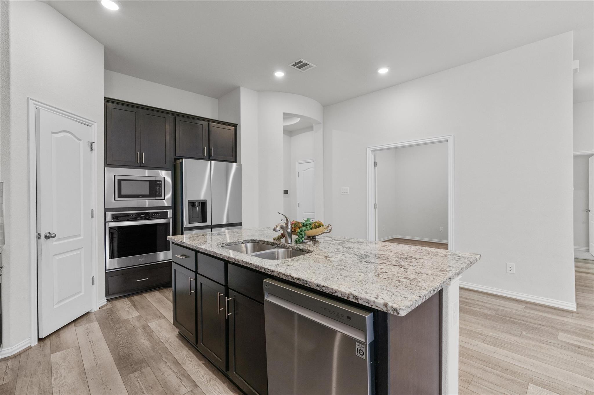 562 Leadtree Loop, Buda, TX 78610