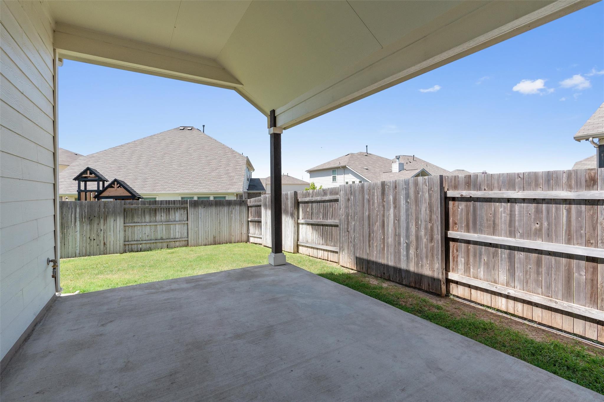 562 Leadtree Loop, Buda, TX 78610