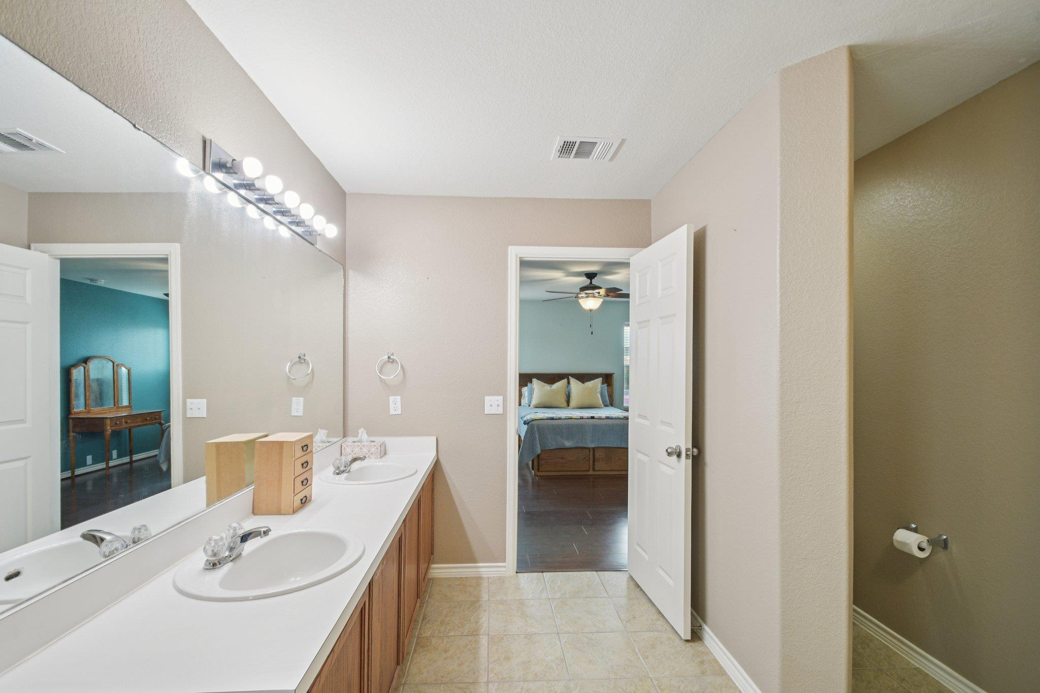 14408 E Gurneys Eagle Dr, Elgin, TX 78621