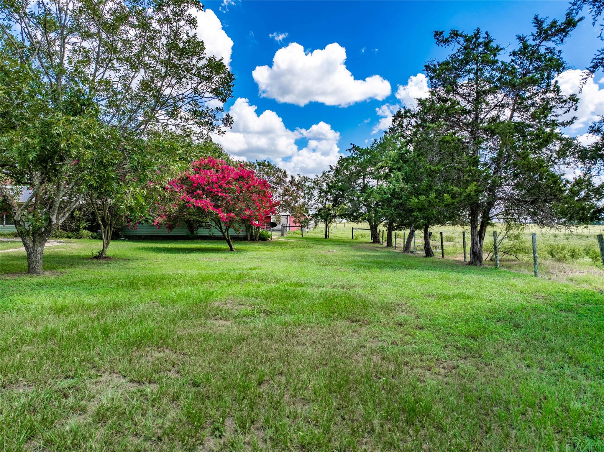 1466 County Road 253, Weimar, TX 78962
